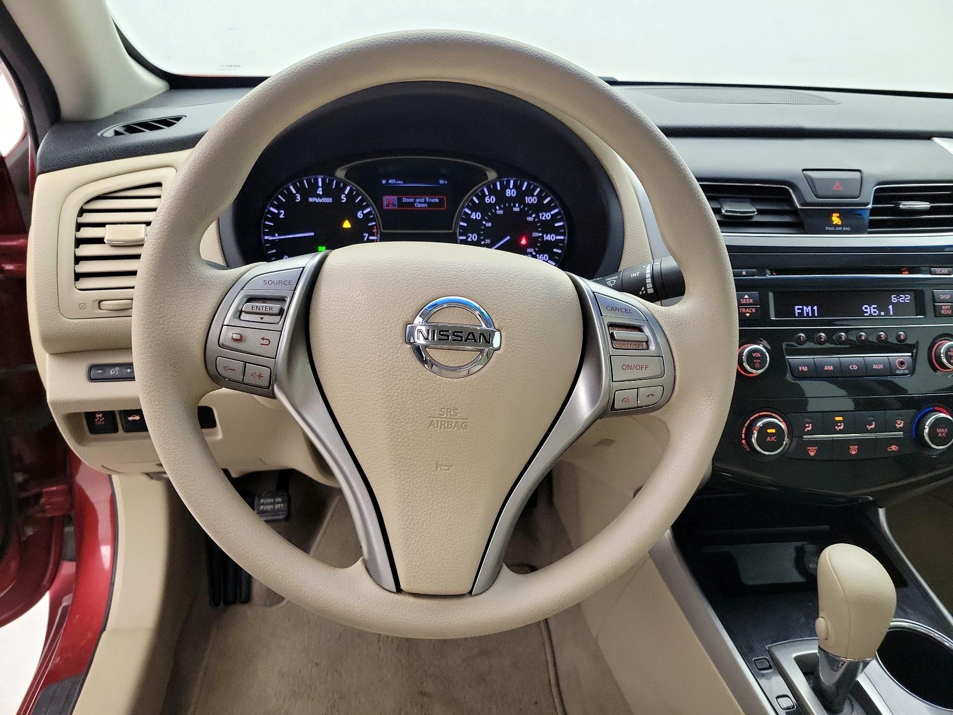 Thumbnail: 2014 Nissan Altima - 10