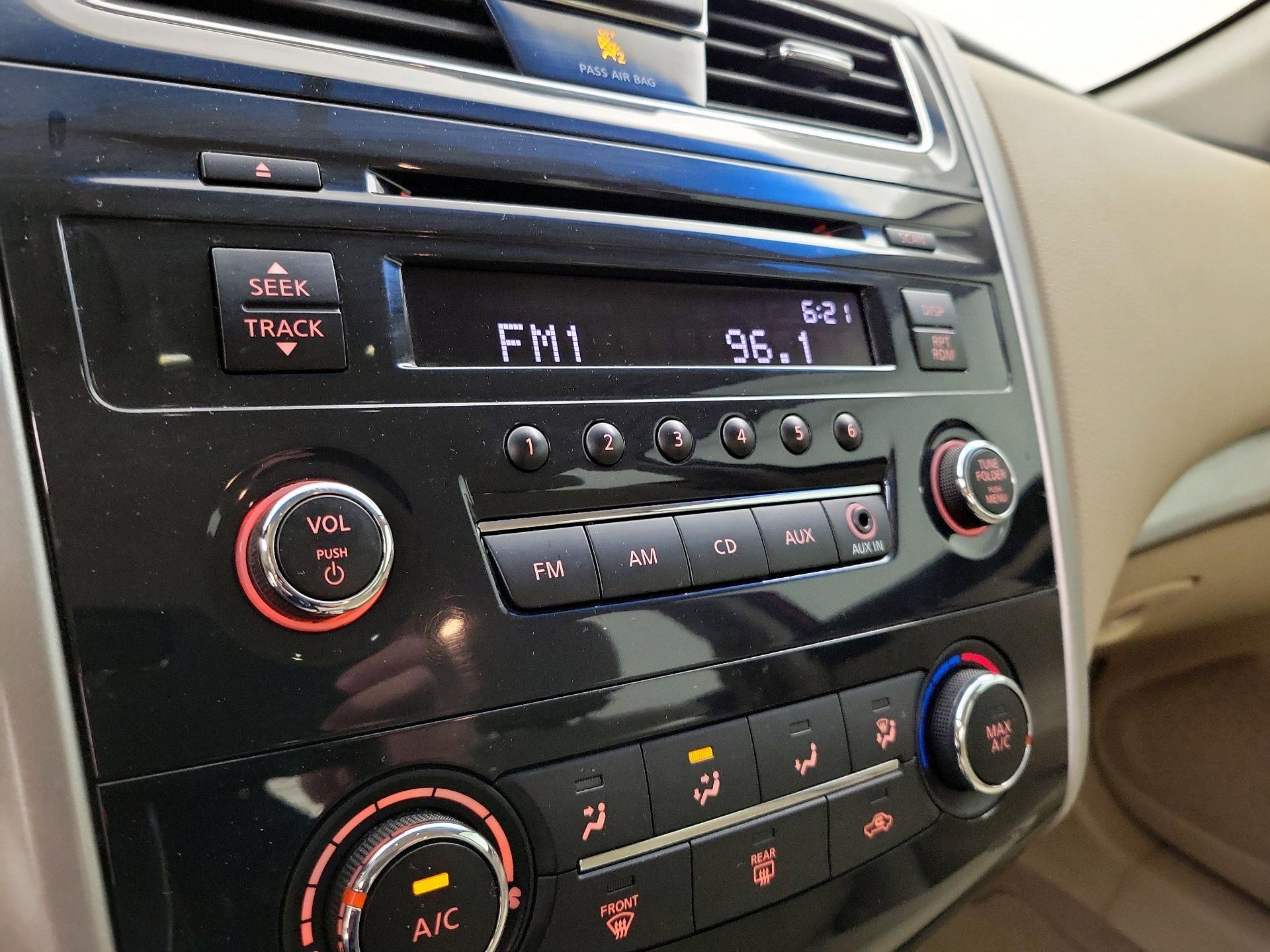 Thumbnail: 2014 Nissan Altima - 14