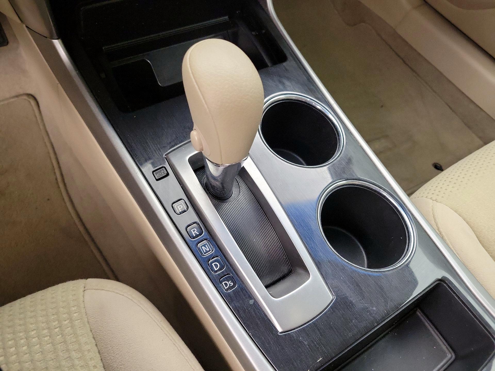 Thumbnail: 2014 Nissan Altima - 16