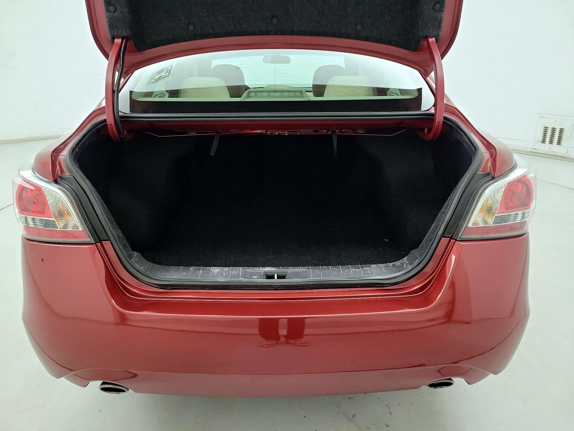 Thumbnail: 2014 Nissan Altima - 19