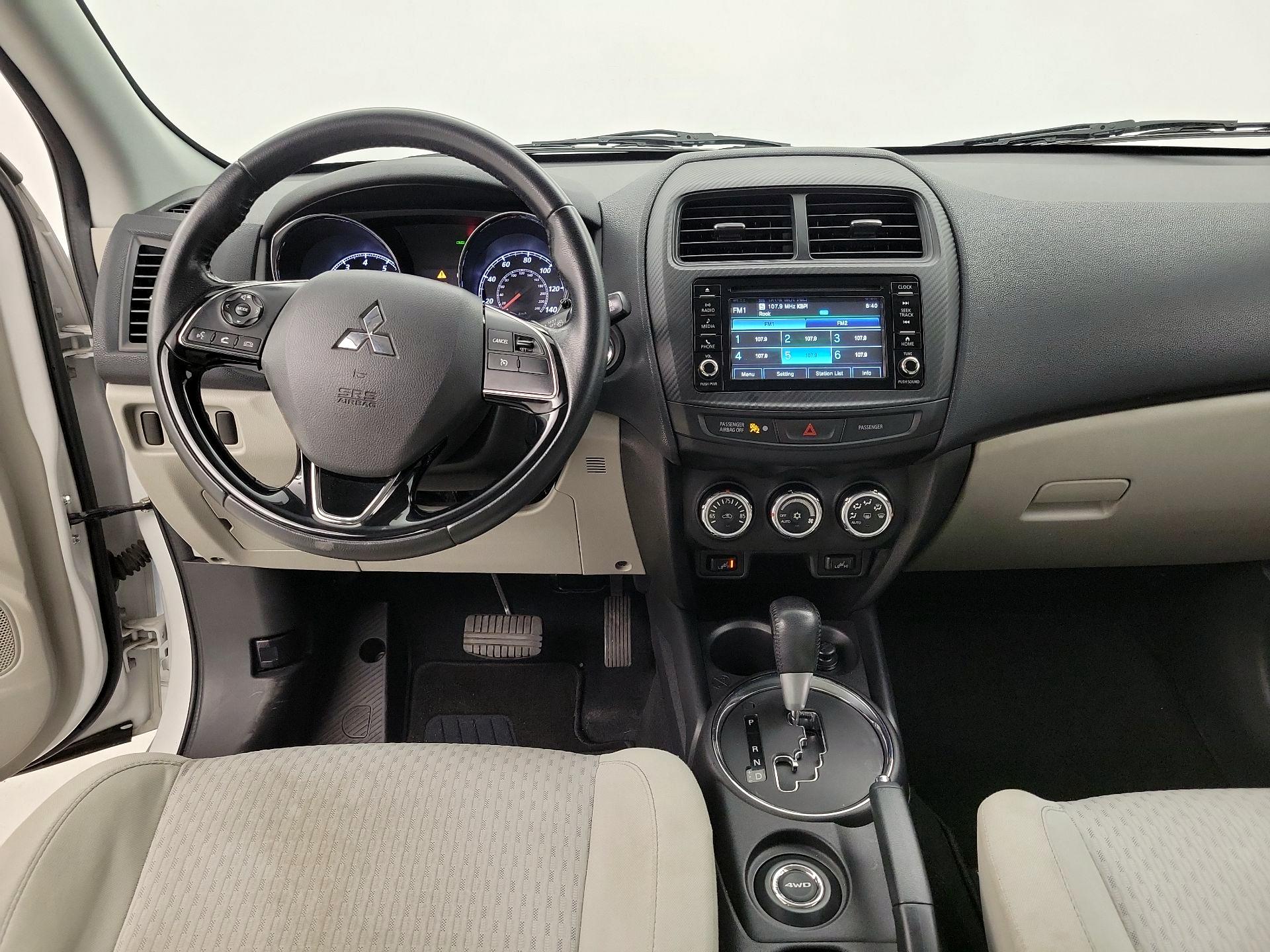 Thumbnail: 2017 Mitsubishi Outlander Sport - 9