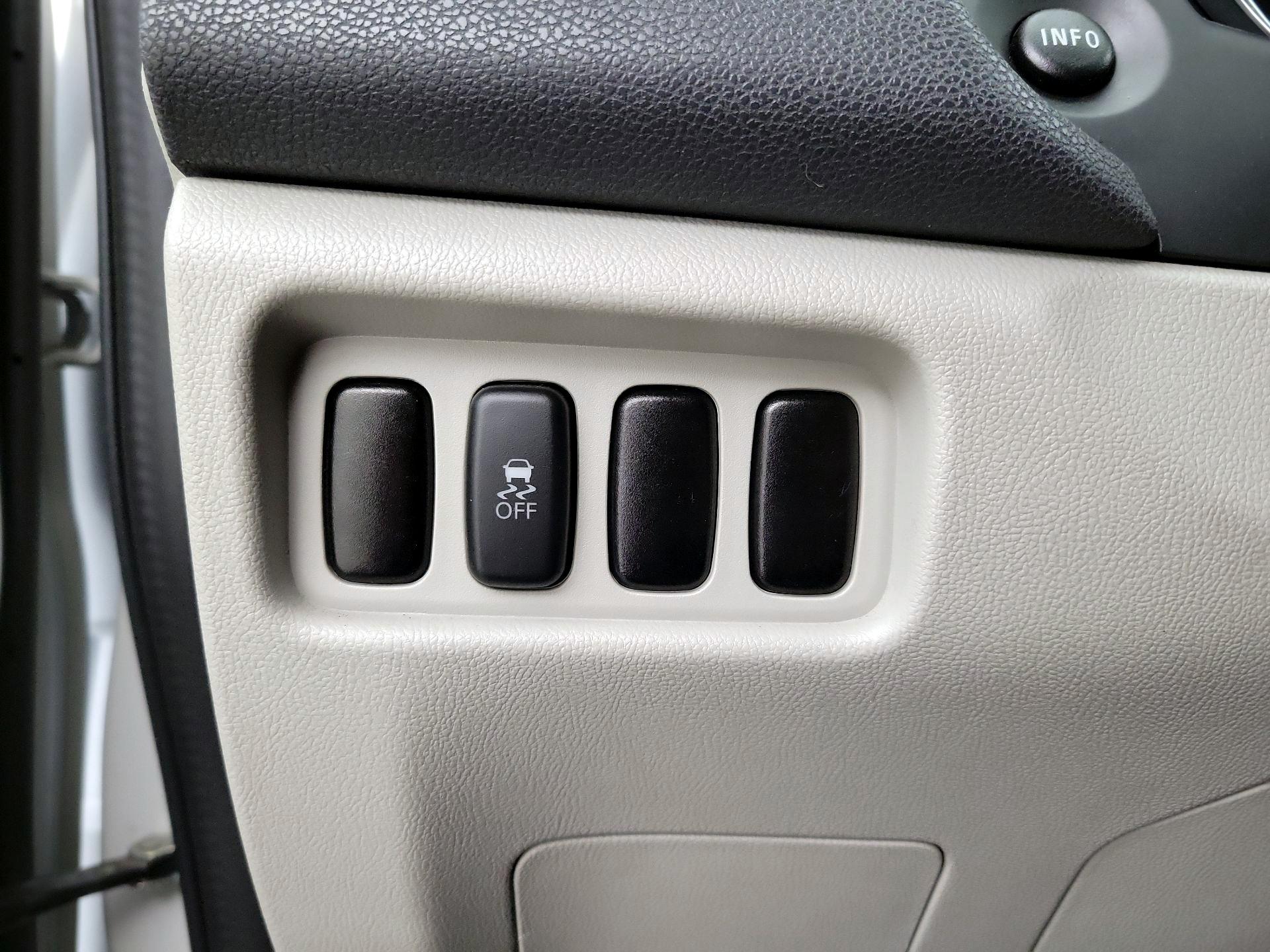 Thumbnail: 2017 Mitsubishi Outlander Sport - 13