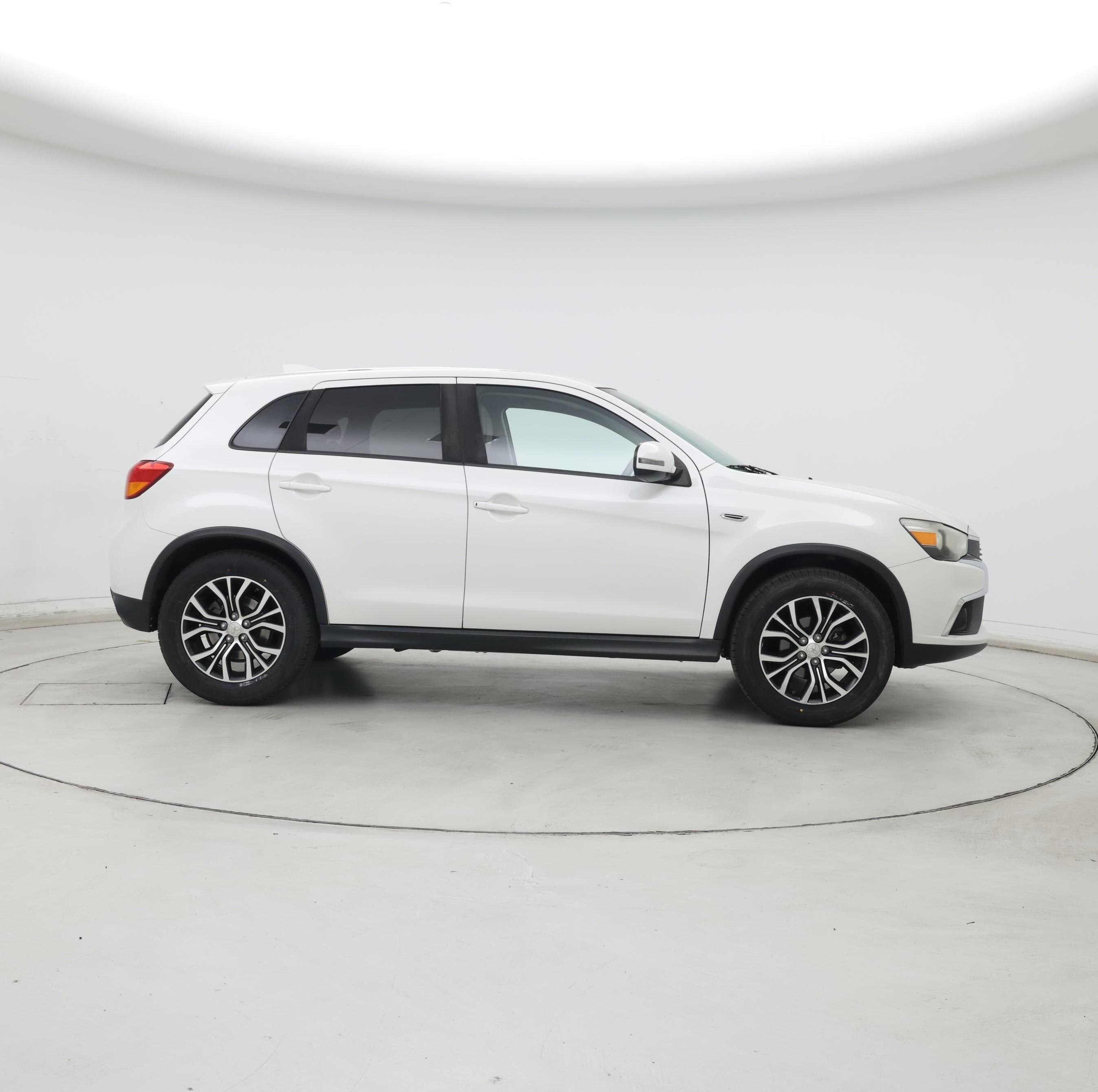 Thumbnail: 2017 Mitsubishi Outlander Sport - 7