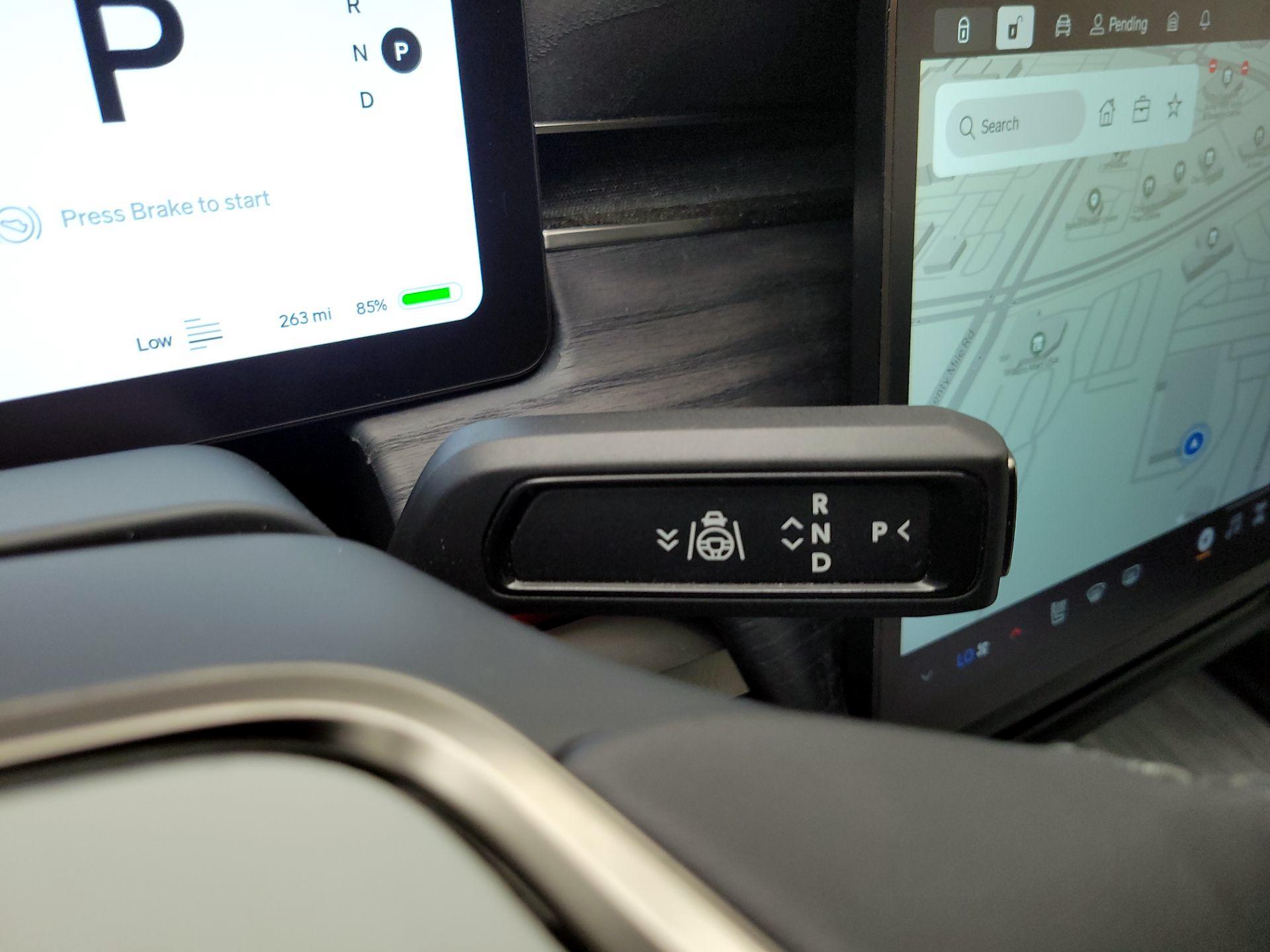 Thumbnail: 2023 Rivian R1S - 16