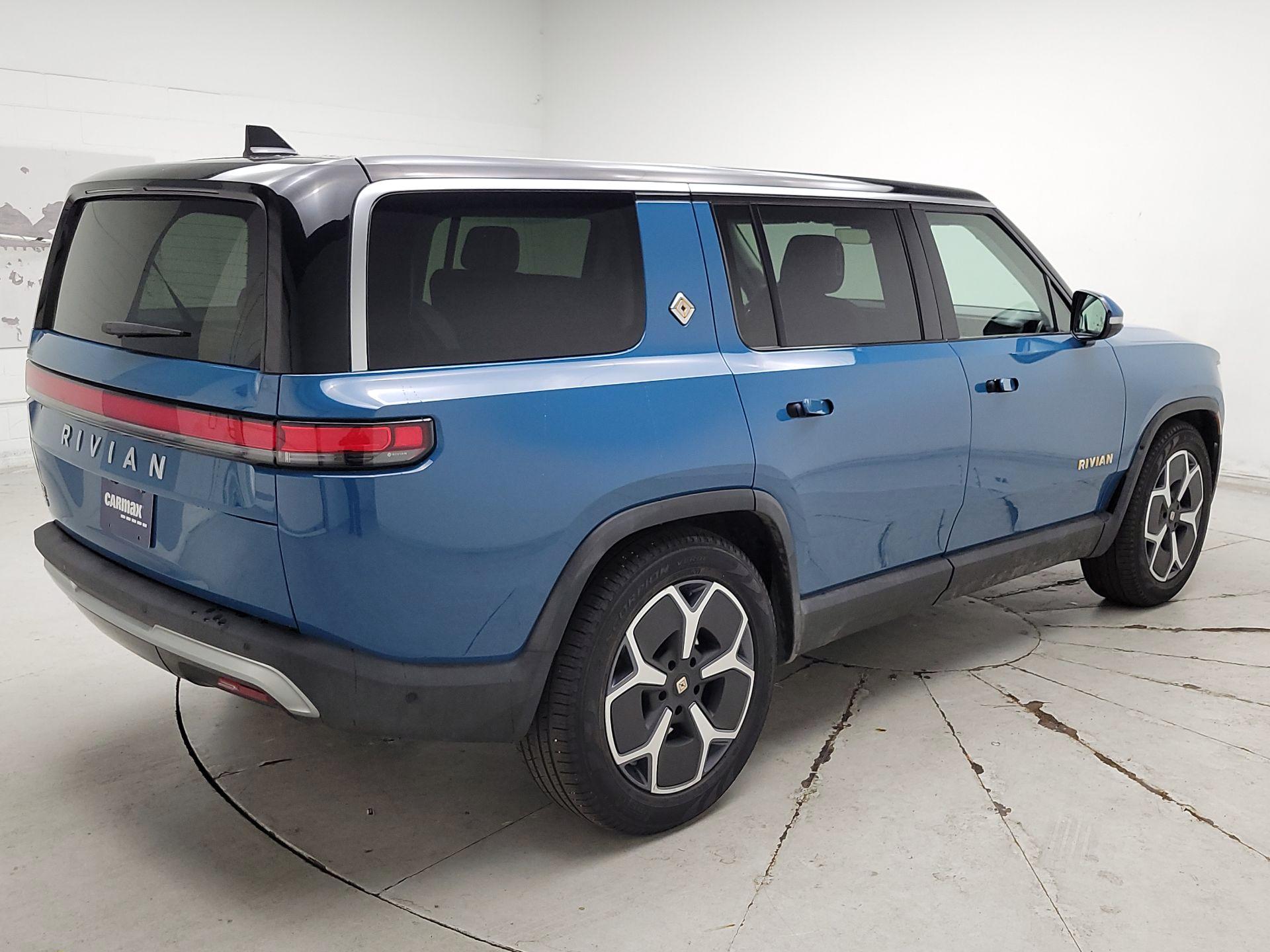 Thumbnail: 2023 Rivian R1S - 5