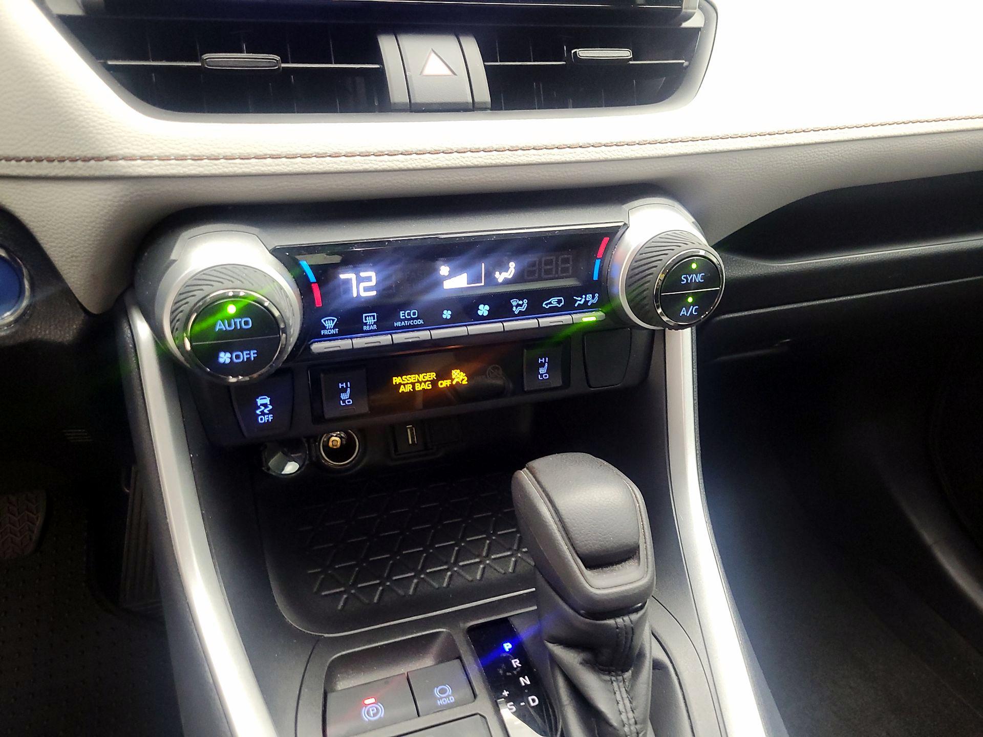 Thumbnail: 2022 Toyota RAV4 - 15