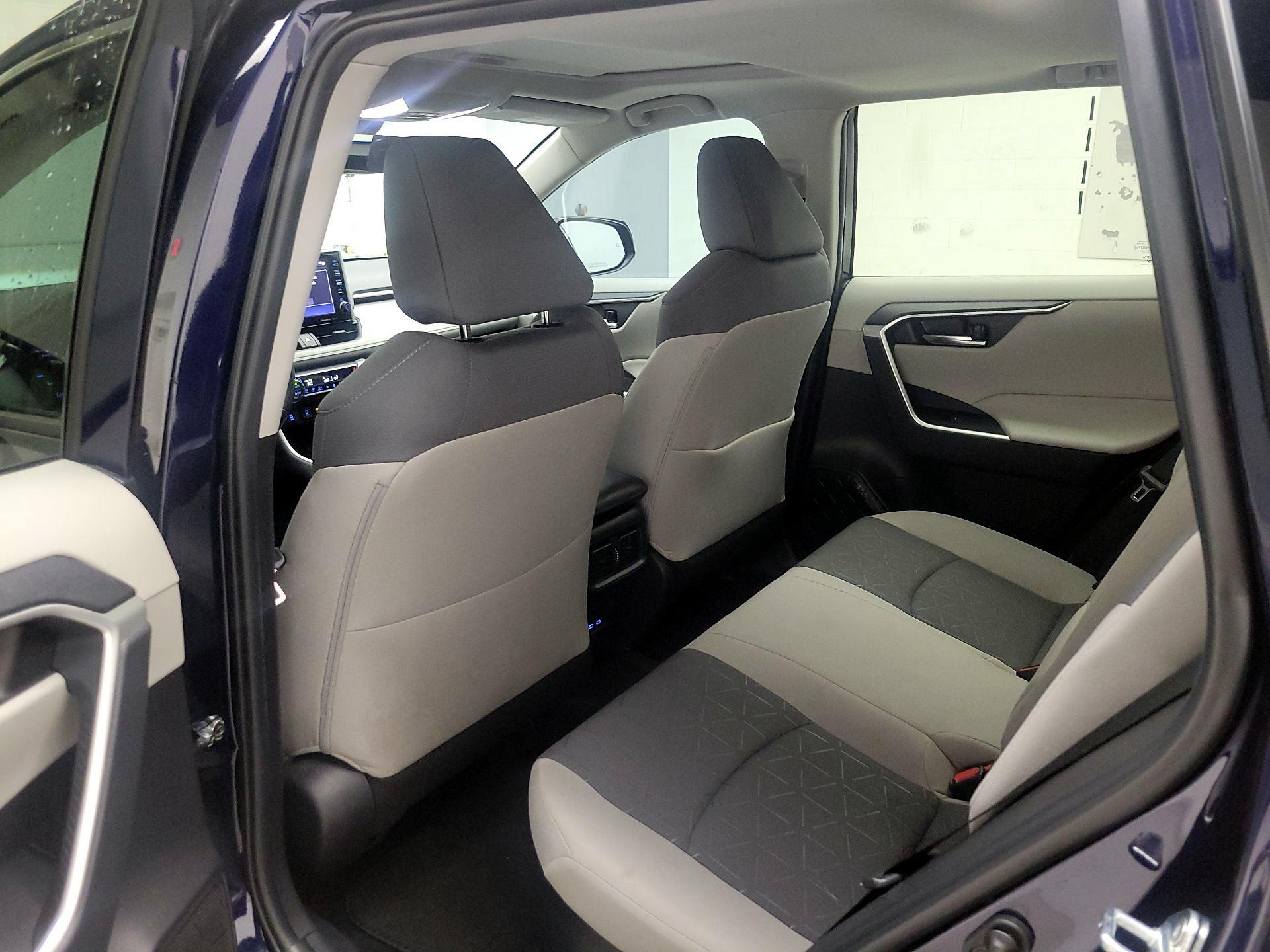 Thumbnail: 2022 Toyota RAV4 - 18