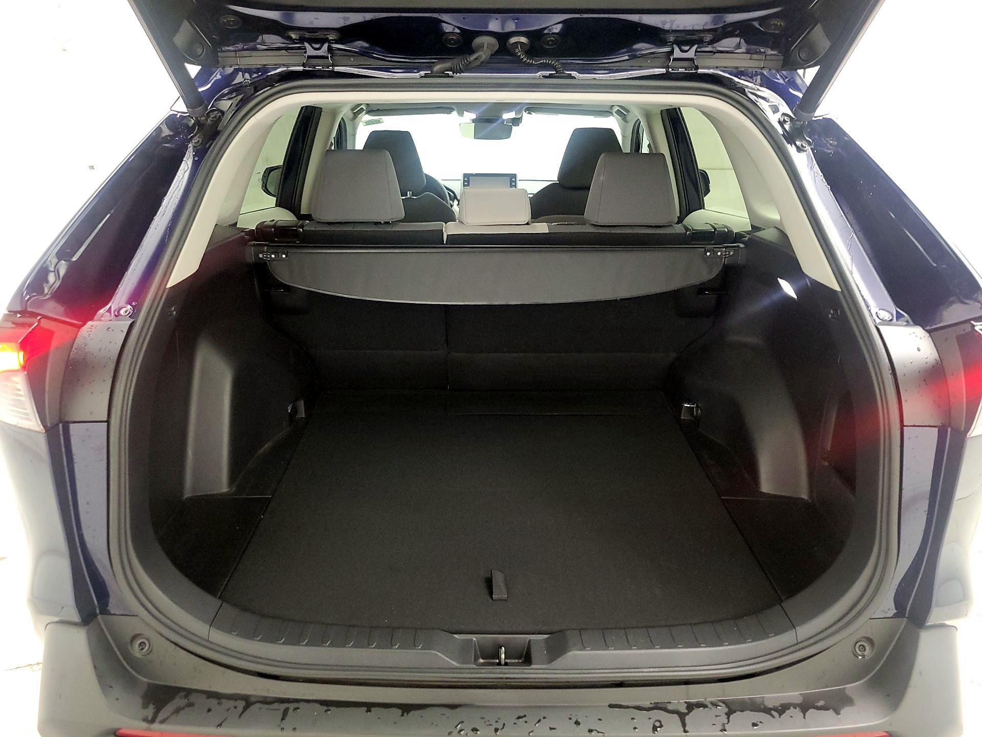 Thumbnail: 2022 Toyota RAV4 - 19