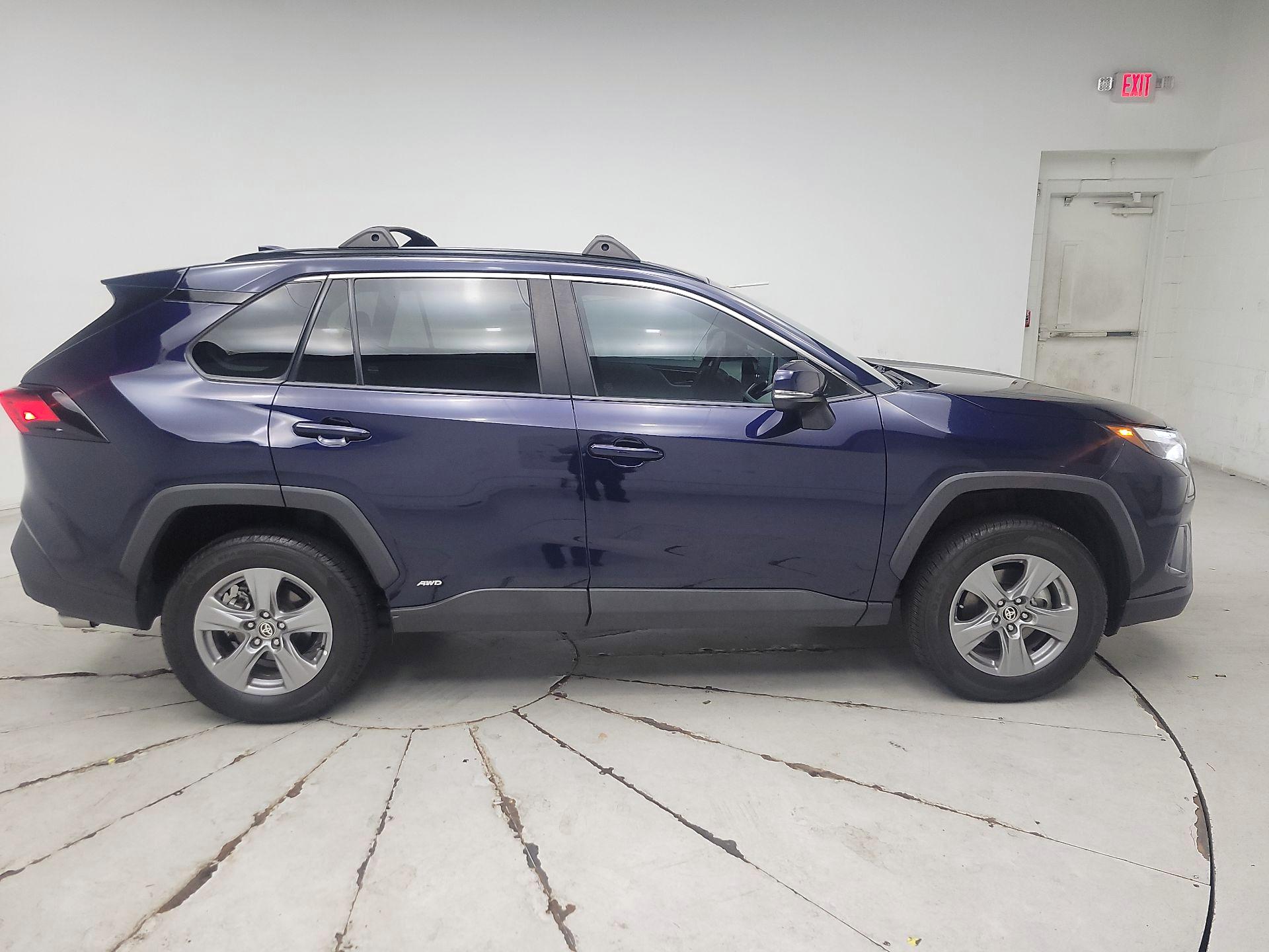 Thumbnail: 2022 Toyota RAV4 - 4