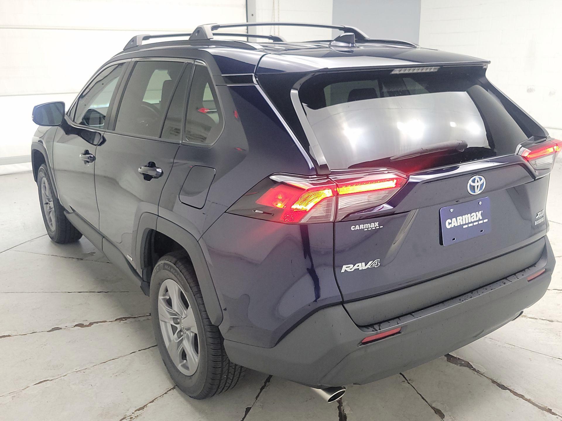 Thumbnail: 2022 Toyota RAV4 - 7