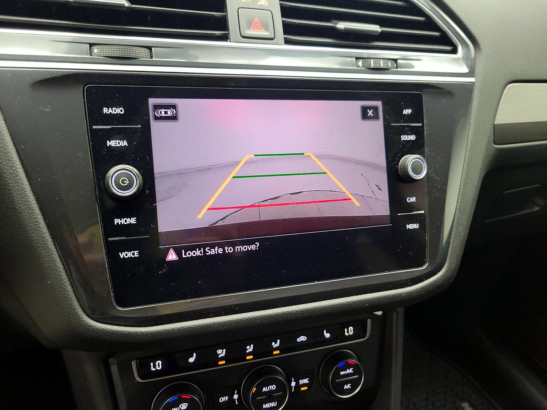 Thumbnail: 2021 Volkswagen Tiguan - 12