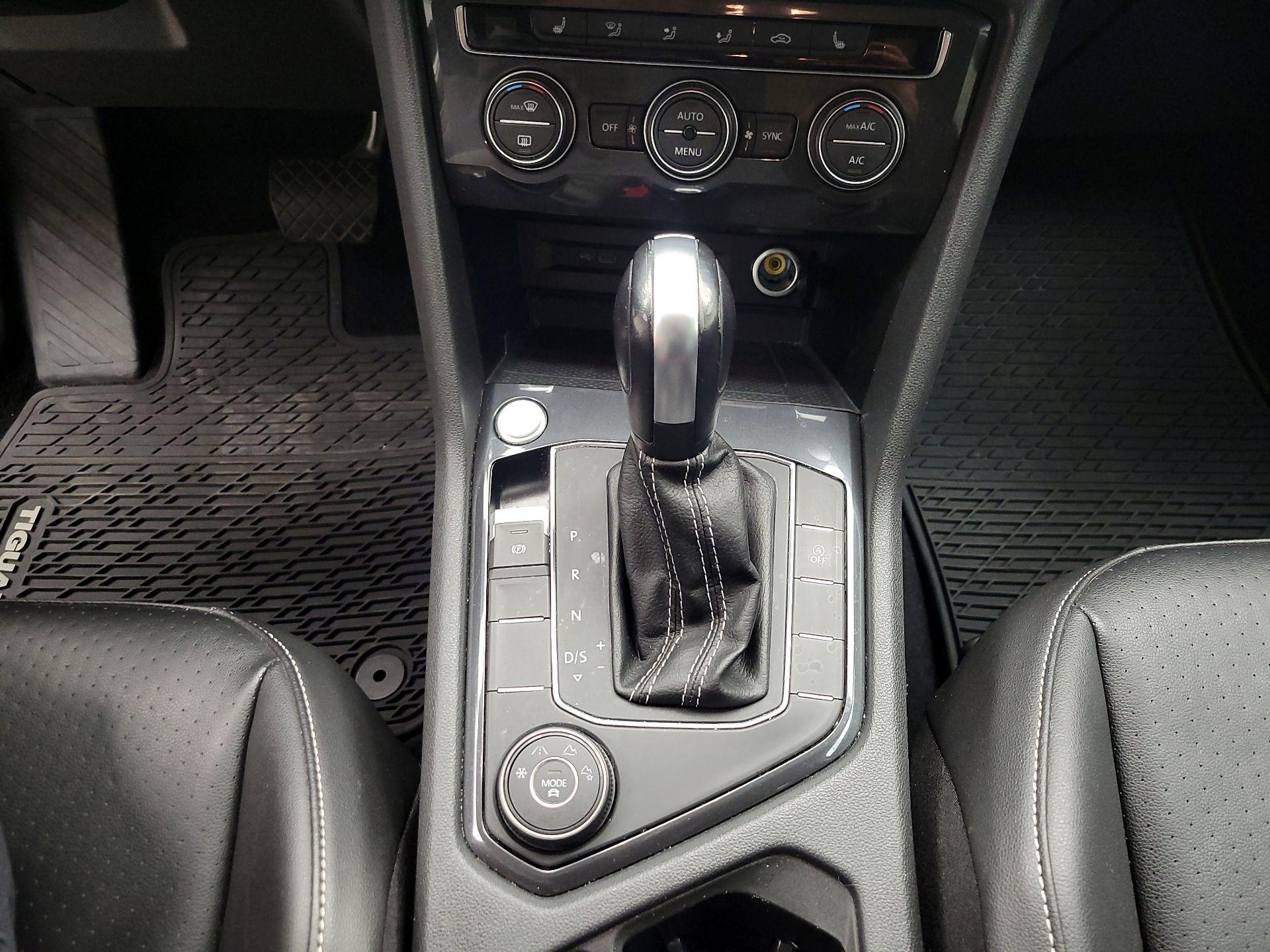 Thumbnail: 2021 Volkswagen Tiguan - 15