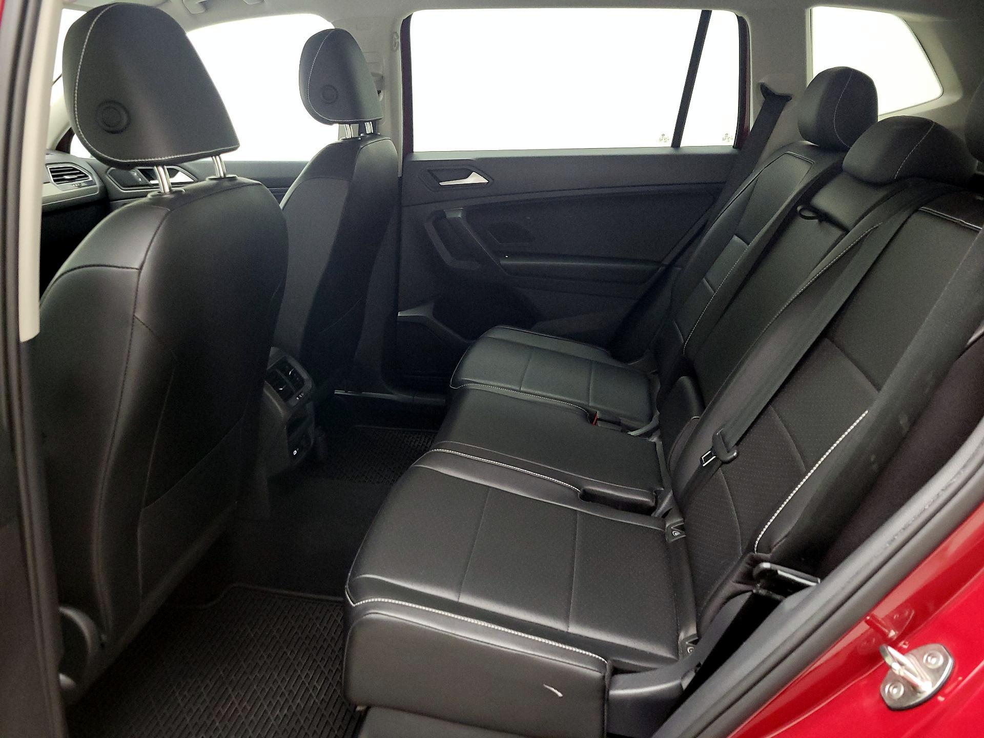 Thumbnail: 2021 Volkswagen Tiguan - 17