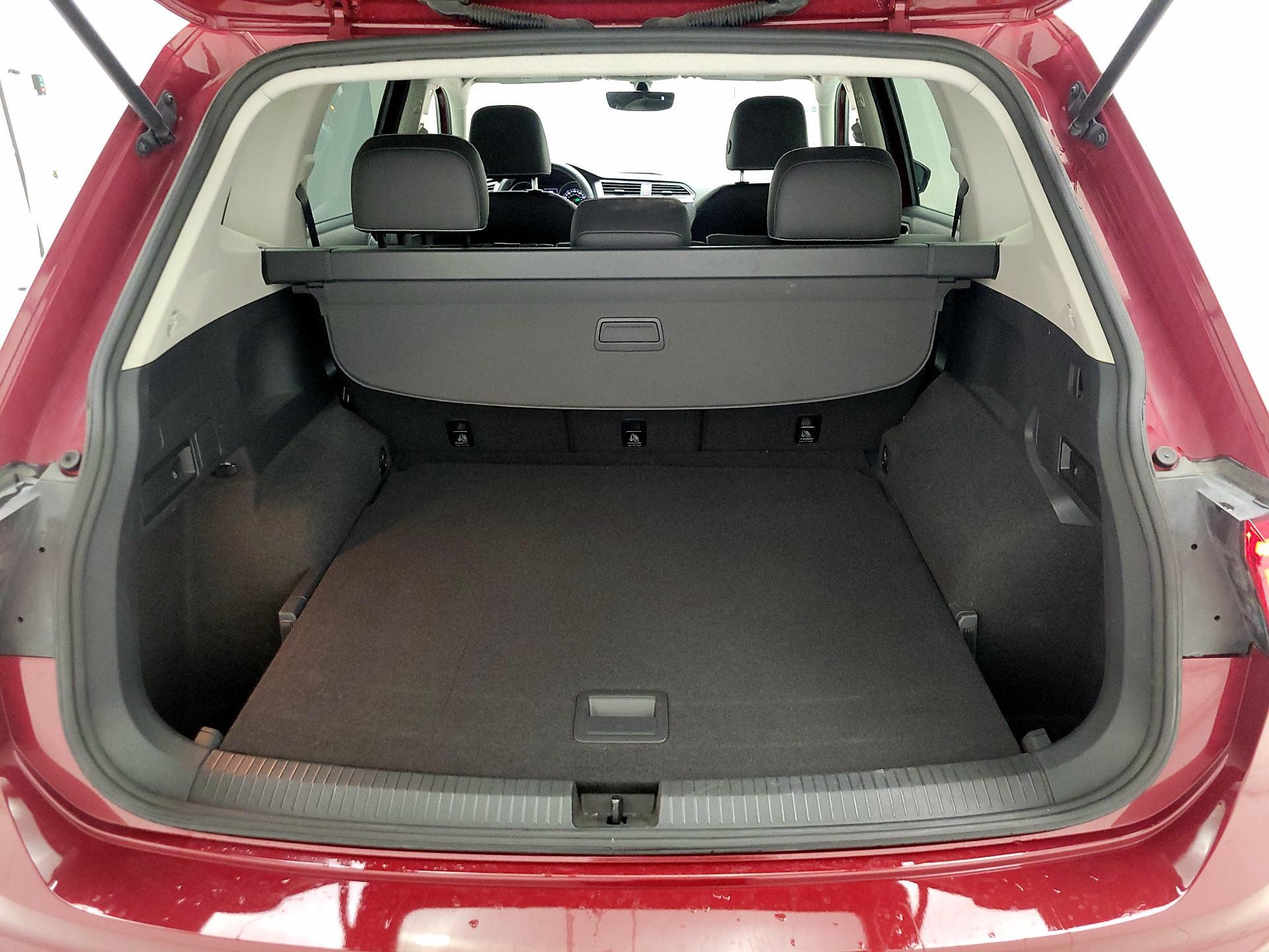 Thumbnail: 2021 Volkswagen Tiguan - 18