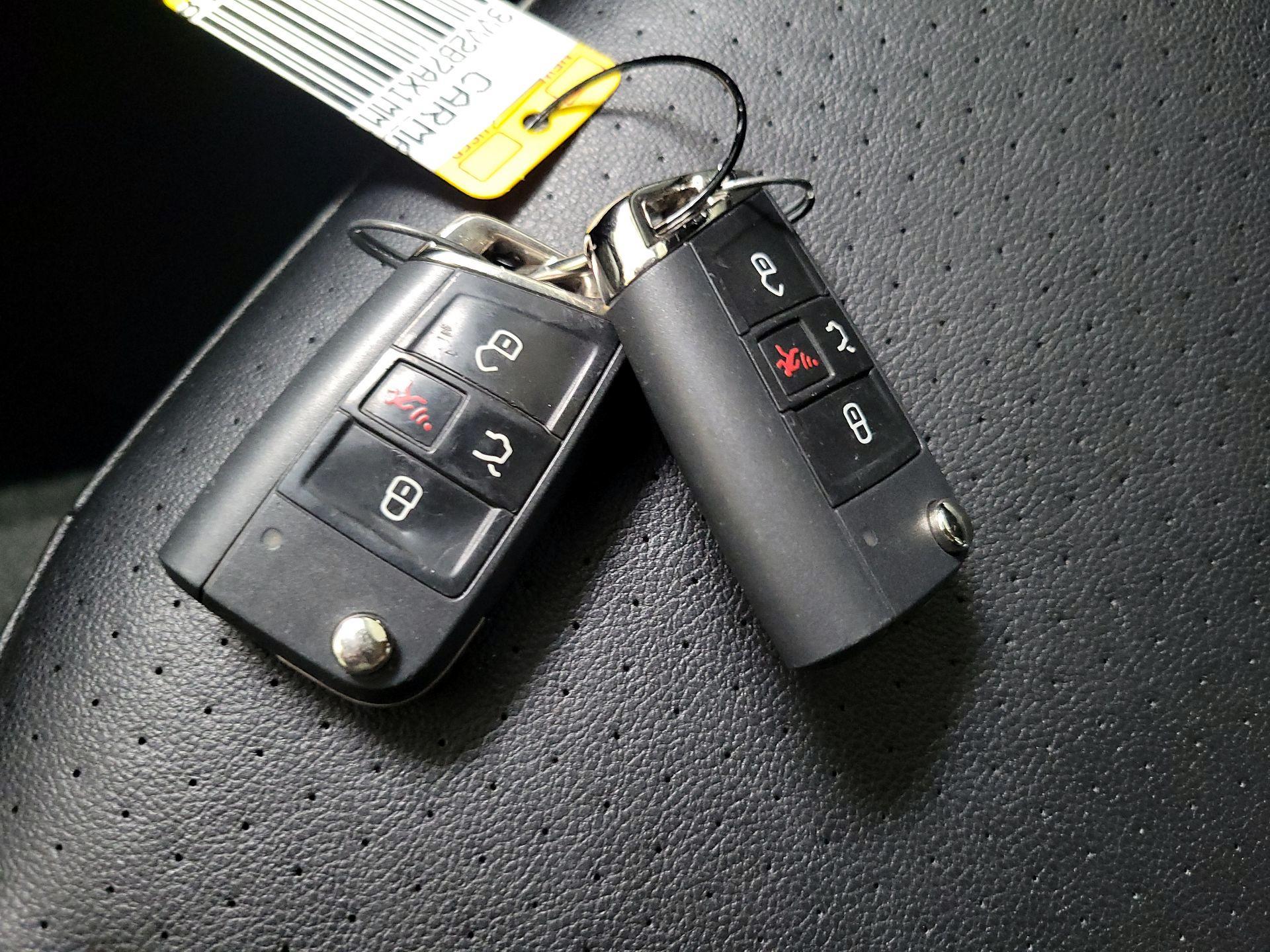 Thumbnail: 2021 Volkswagen Tiguan - 20