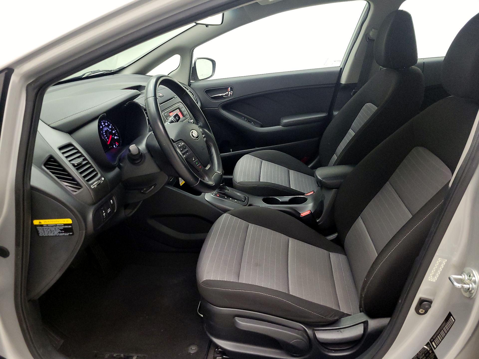 Thumbnail: 2015 Kia Forte - 9