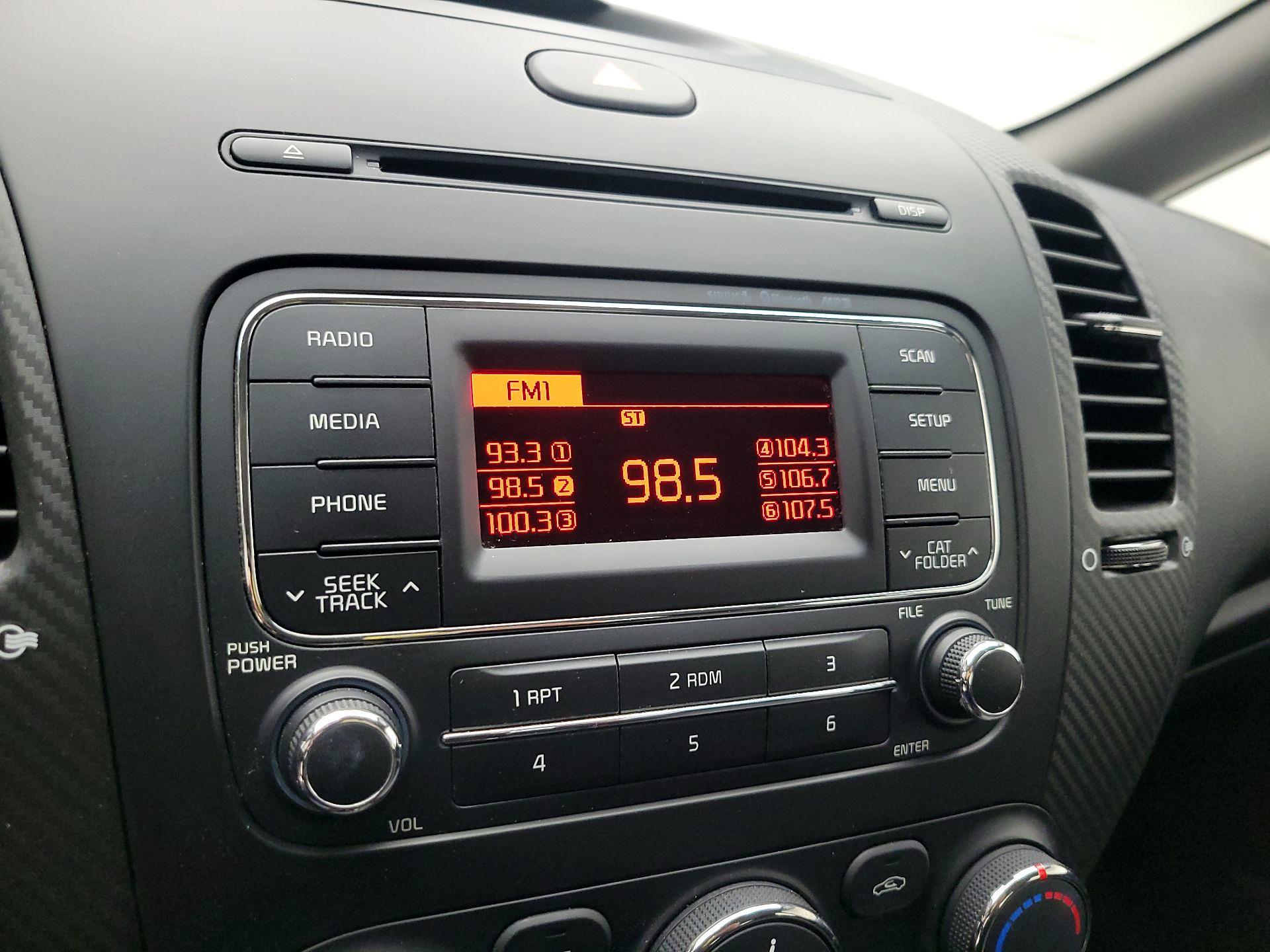 Thumbnail: 2015 Kia Forte - 12