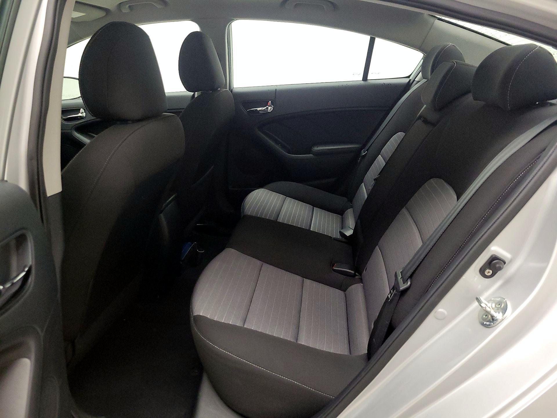 Thumbnail: 2015 Kia Forte - 16