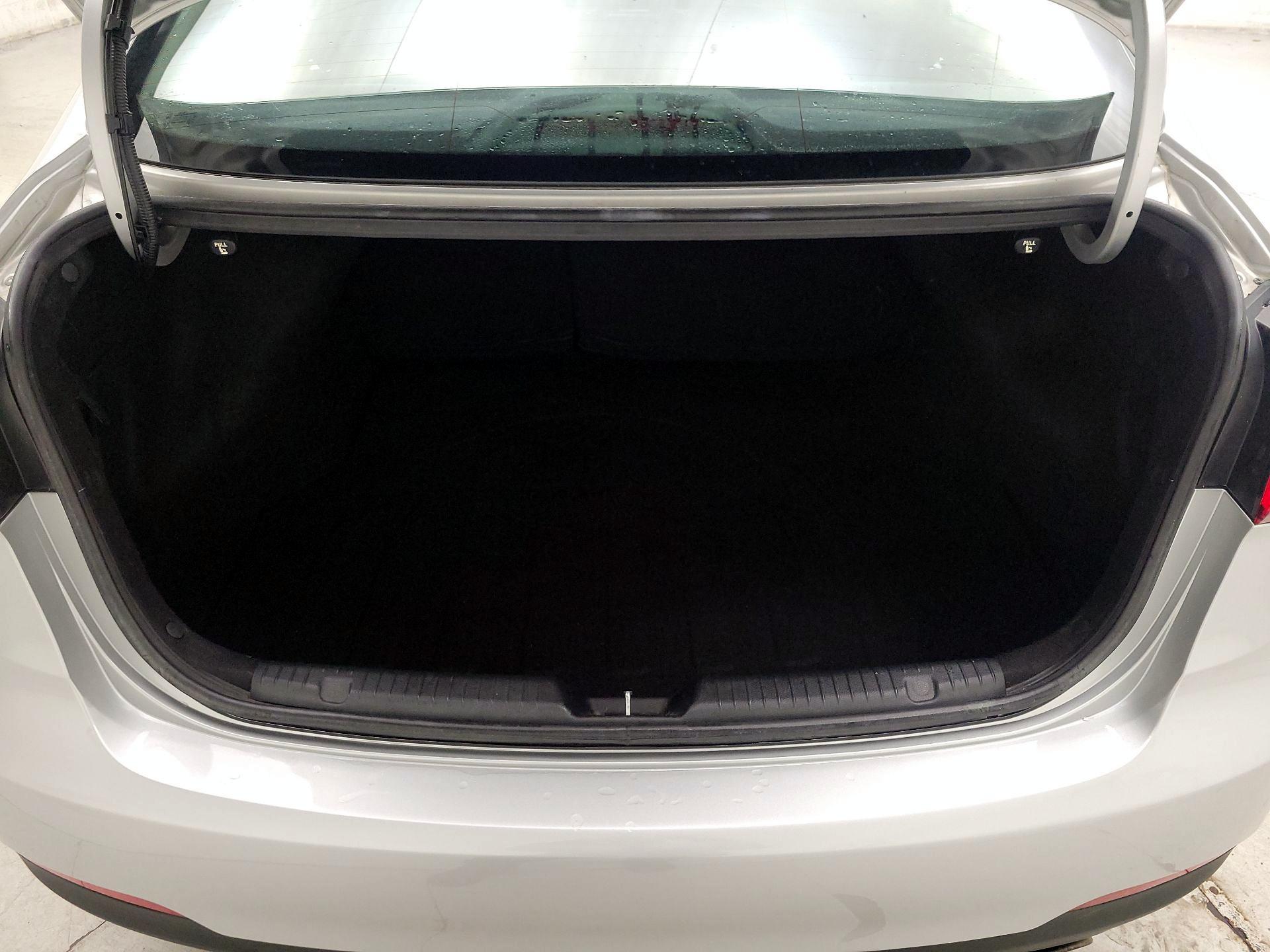 Thumbnail: 2015 Kia Forte - 17