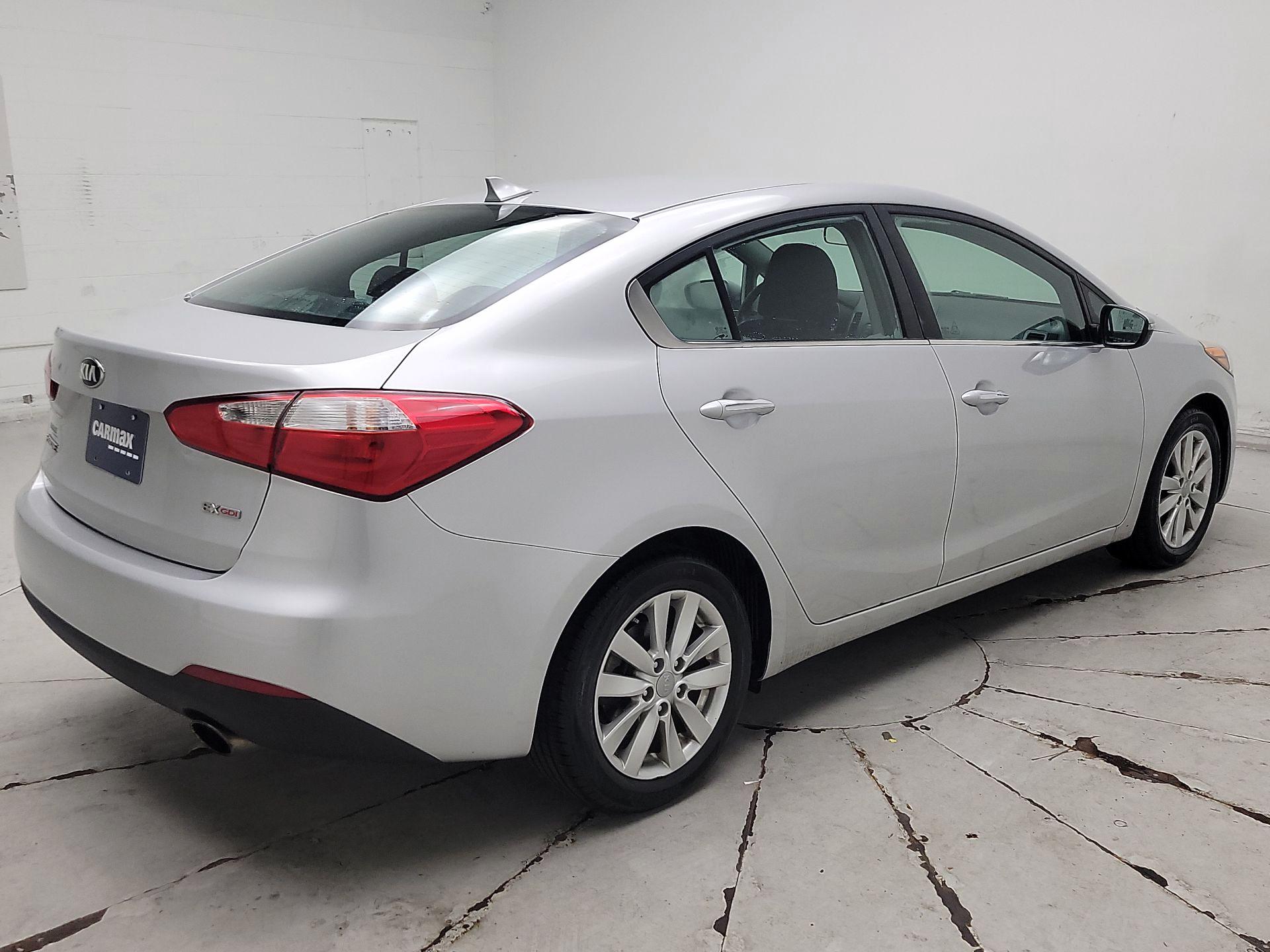 Thumbnail: 2015 Kia Forte - 5