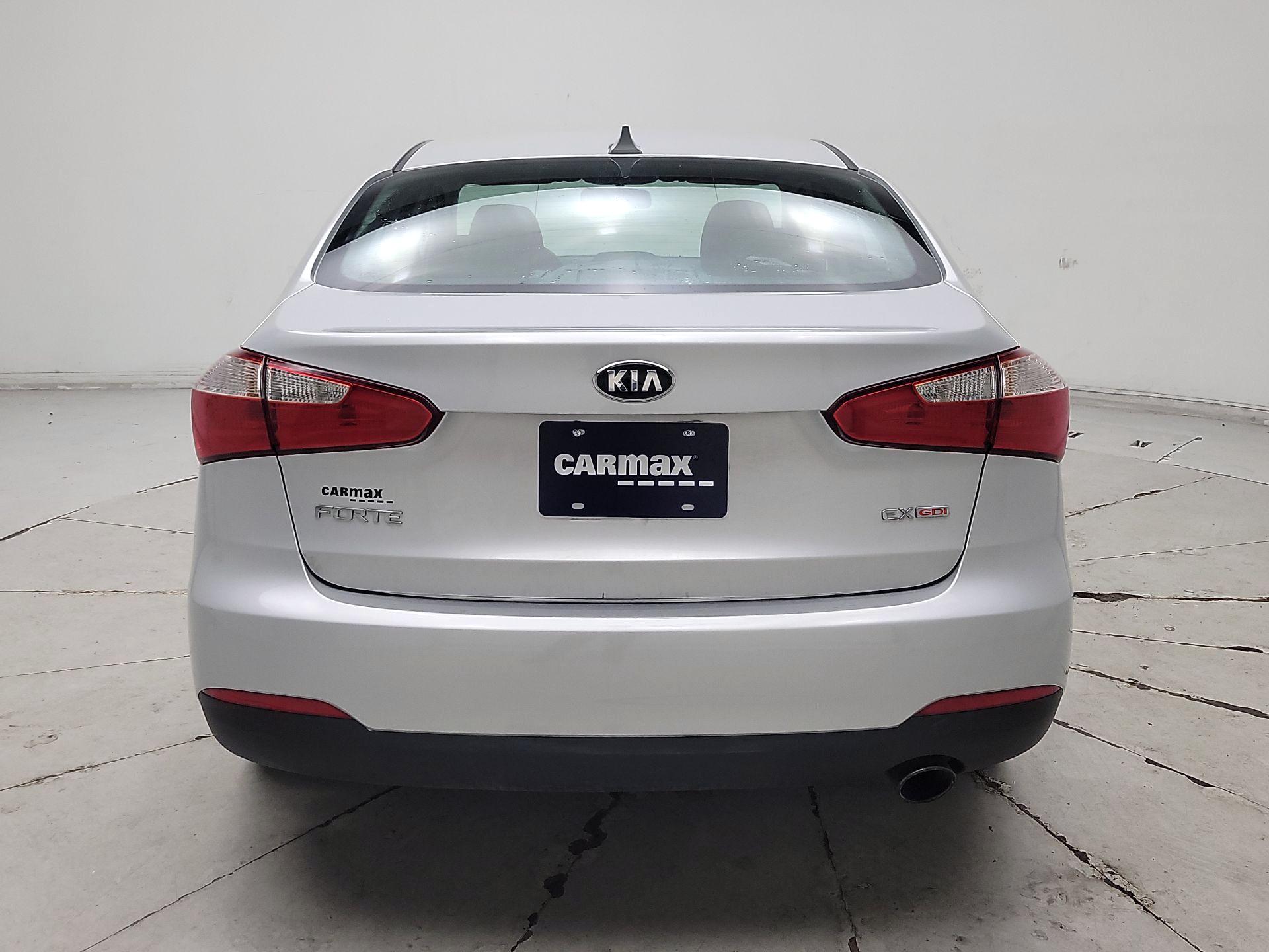 Thumbnail: 2015 Kia Forte - 6