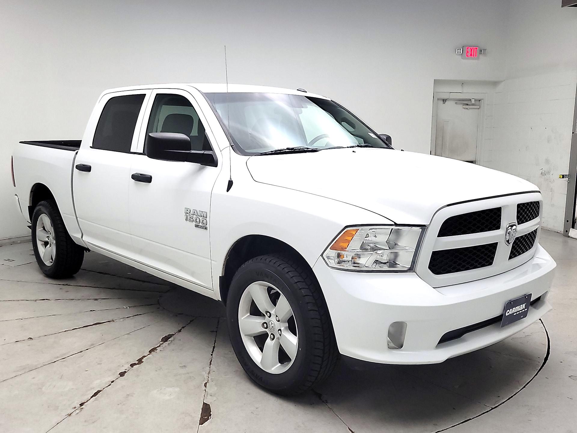 Thumbnail: 2020 RAM 1500 Classic - 1