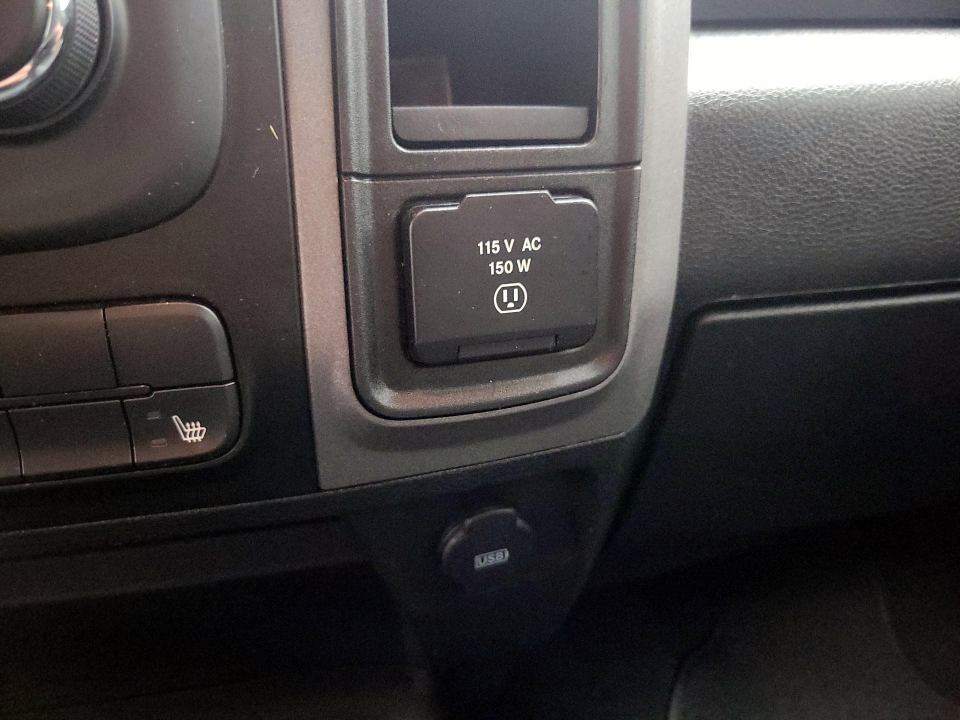 Thumbnail: 2020 RAM 1500 Classic - 16