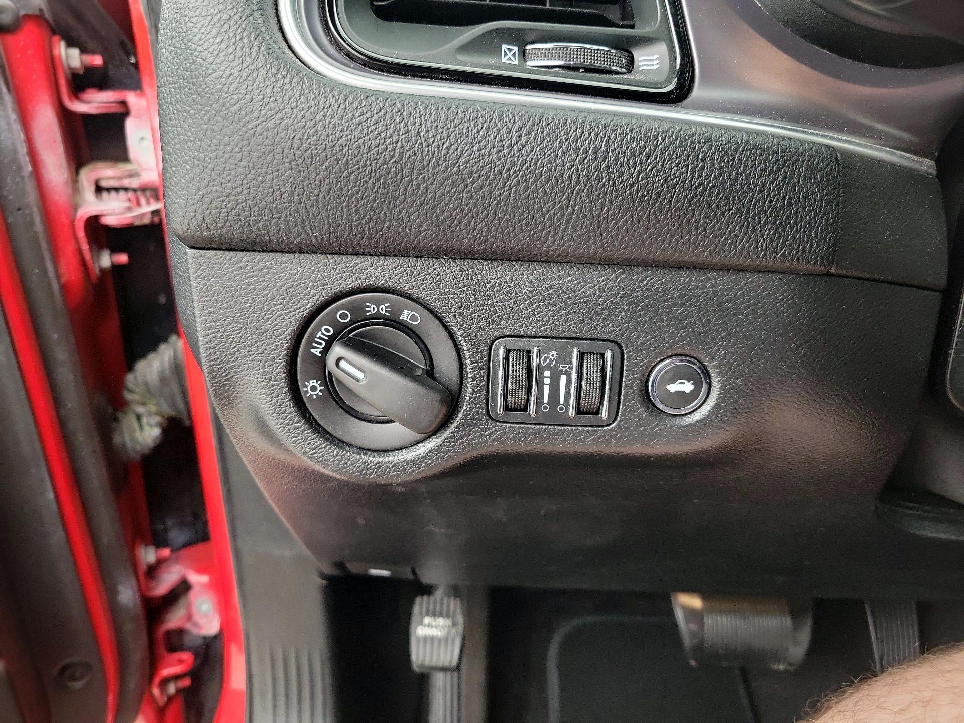 Thumbnail: 2016 Dodge Challenger - 13