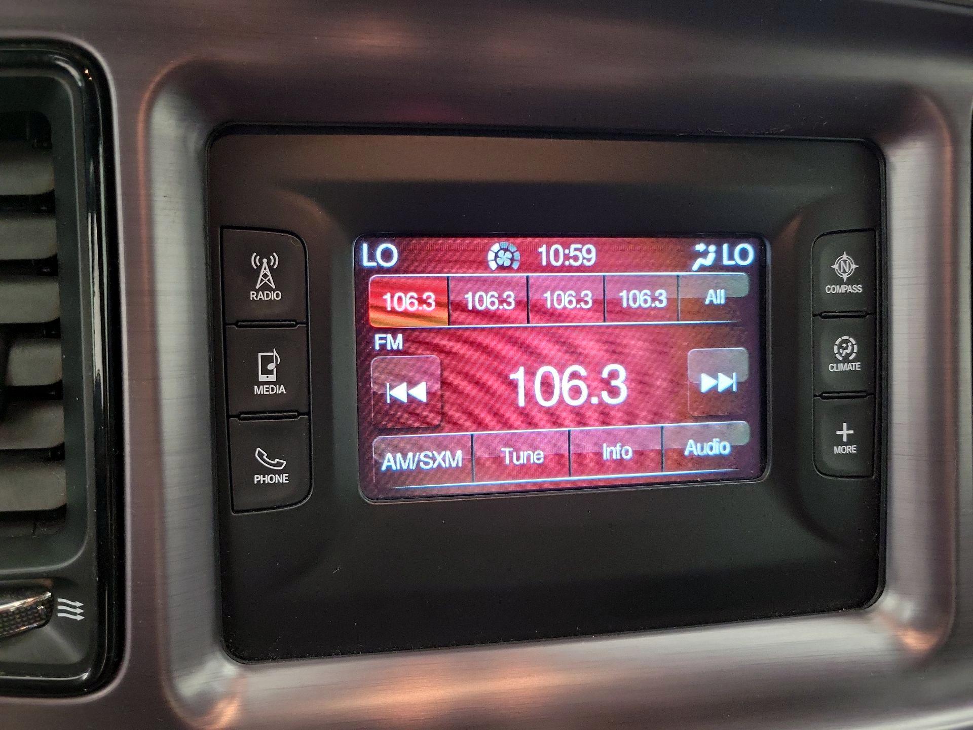 Thumbnail: 2016 Dodge Challenger - 14