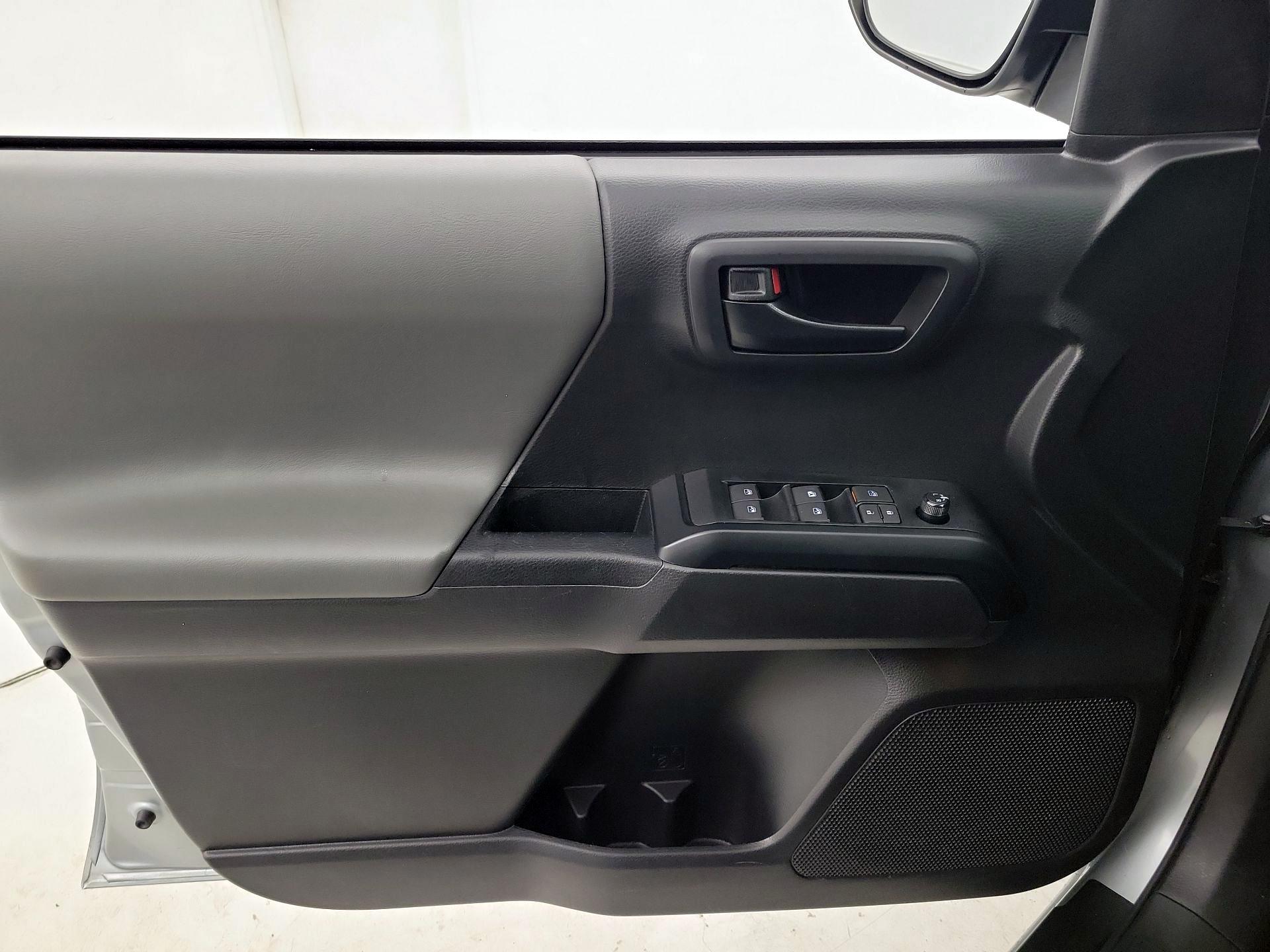 Thumbnail: 2022 Toyota Tacoma - 12