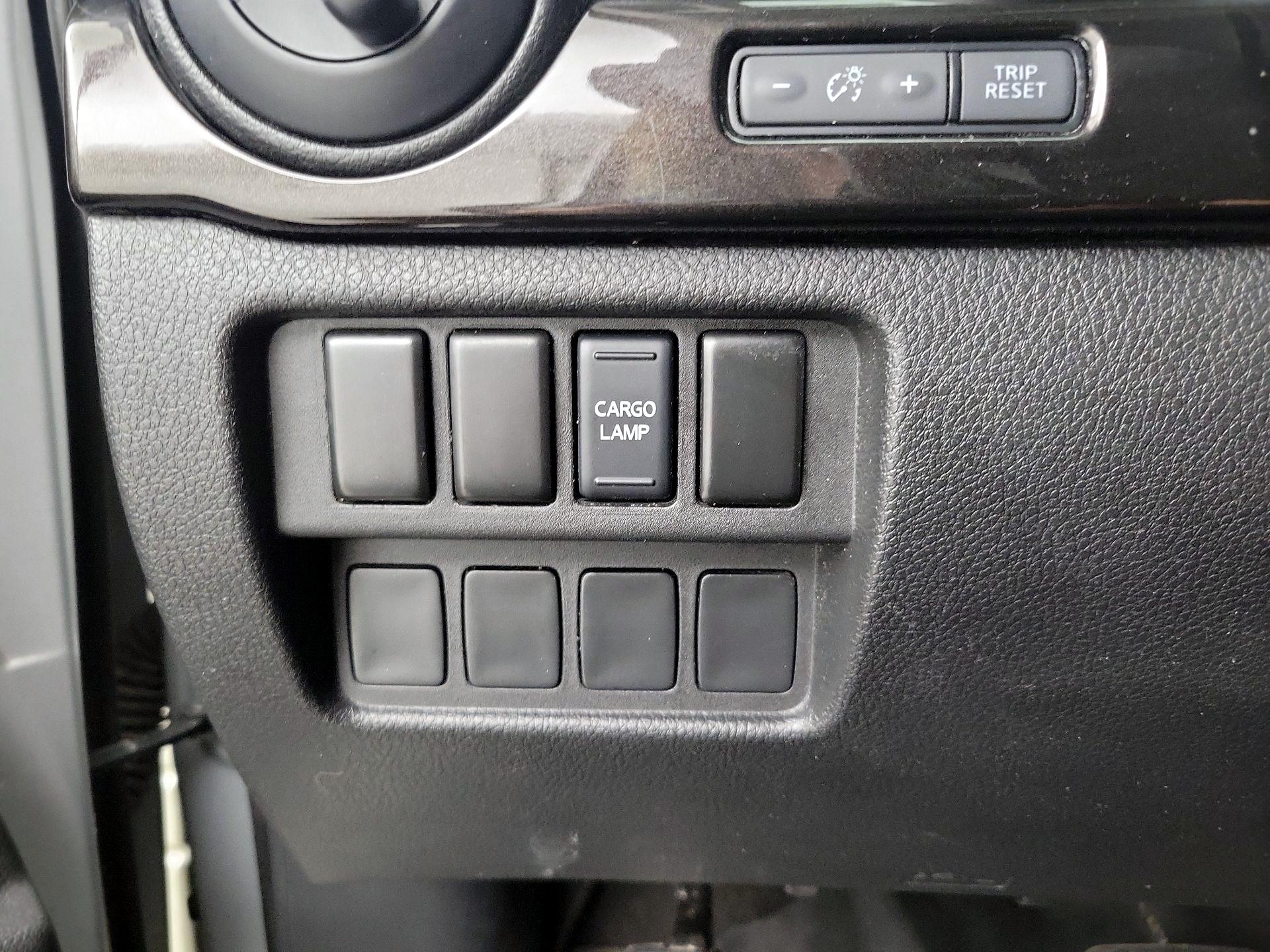 Thumbnail: 2018 Nissan Titan - 13