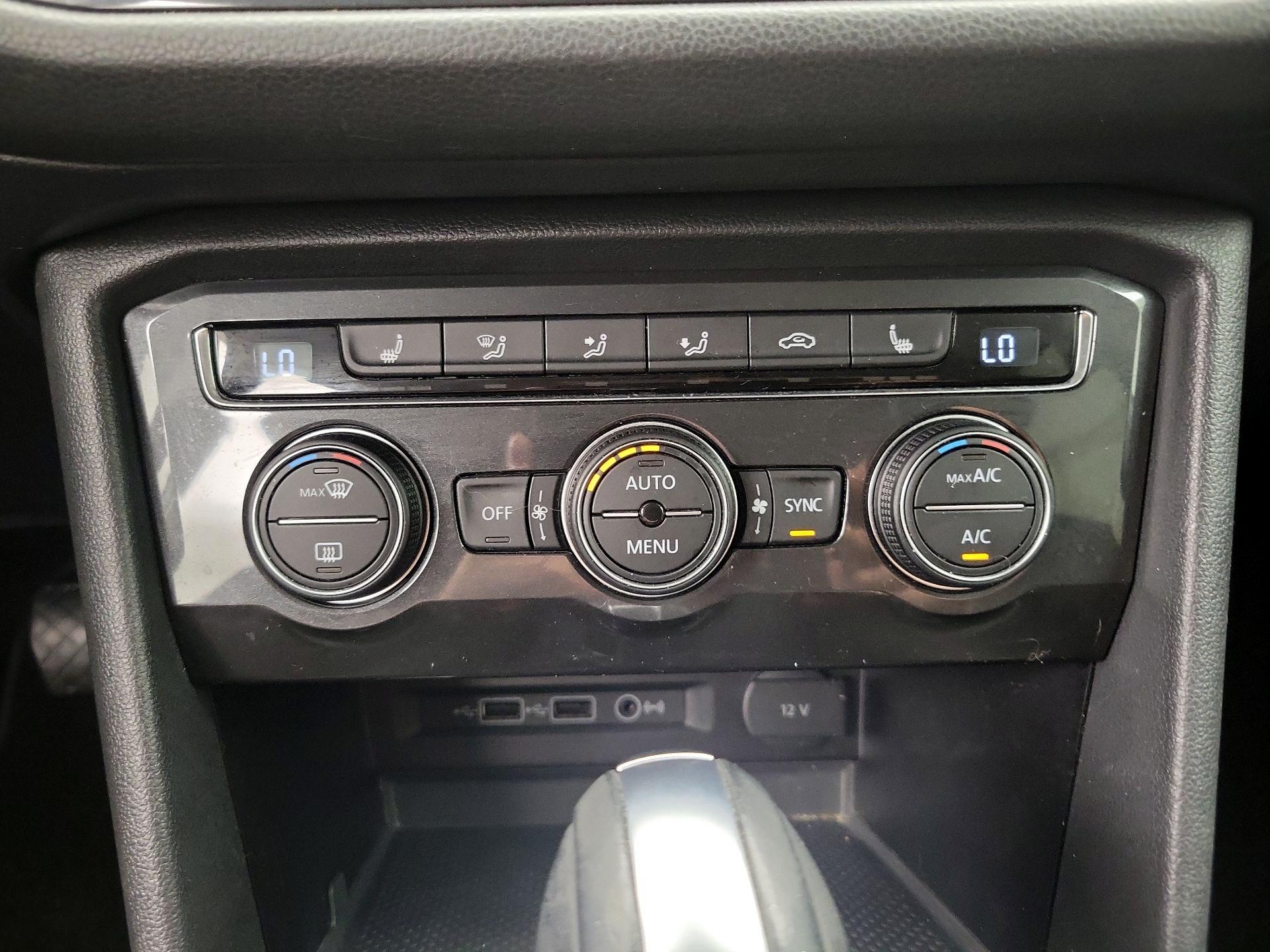 Thumbnail: 2018 Volkswagen Tiguan - 16