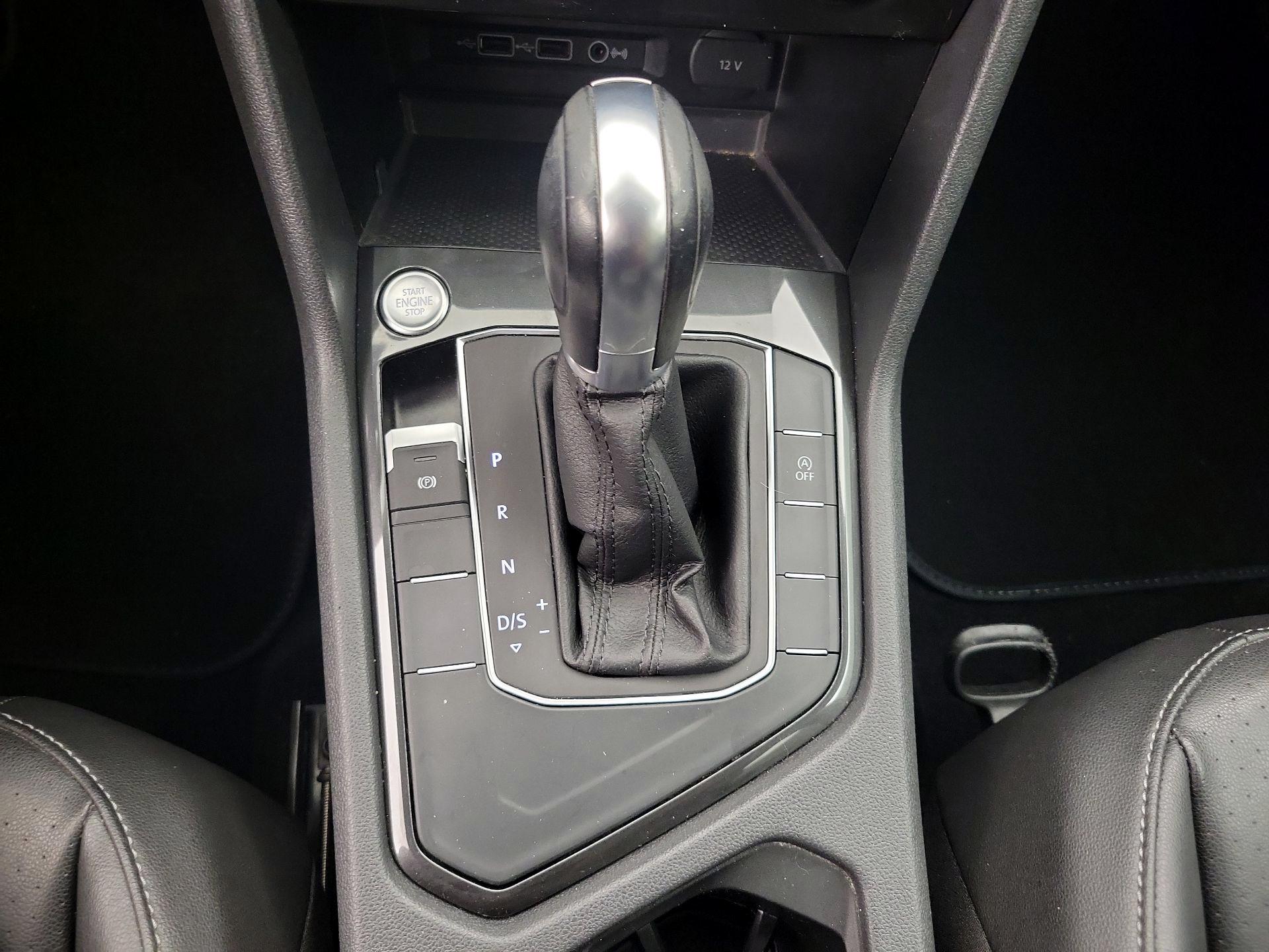 Thumbnail: 2018 Volkswagen Tiguan - 17