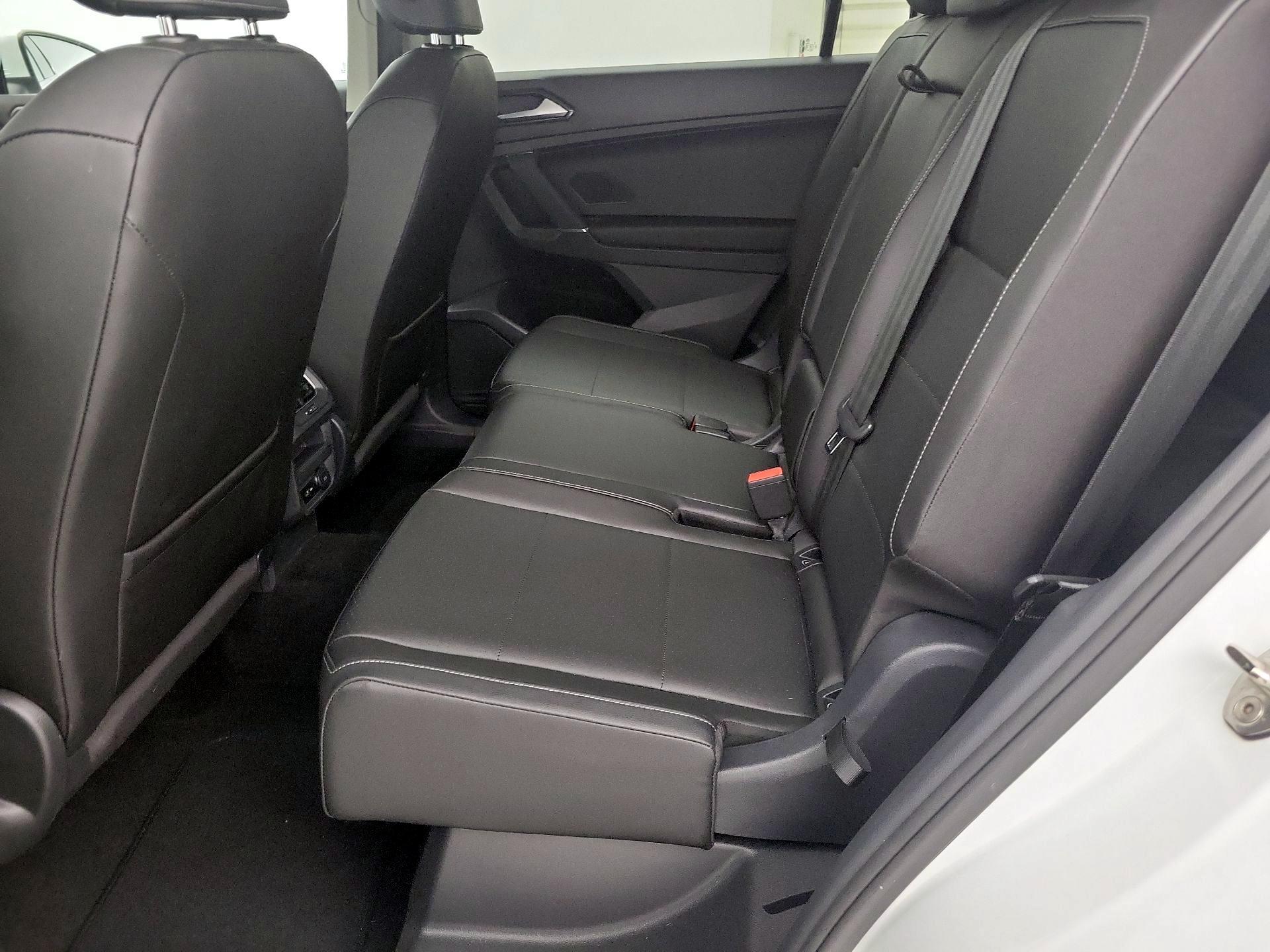 Thumbnail: 2018 Volkswagen Tiguan - 19
