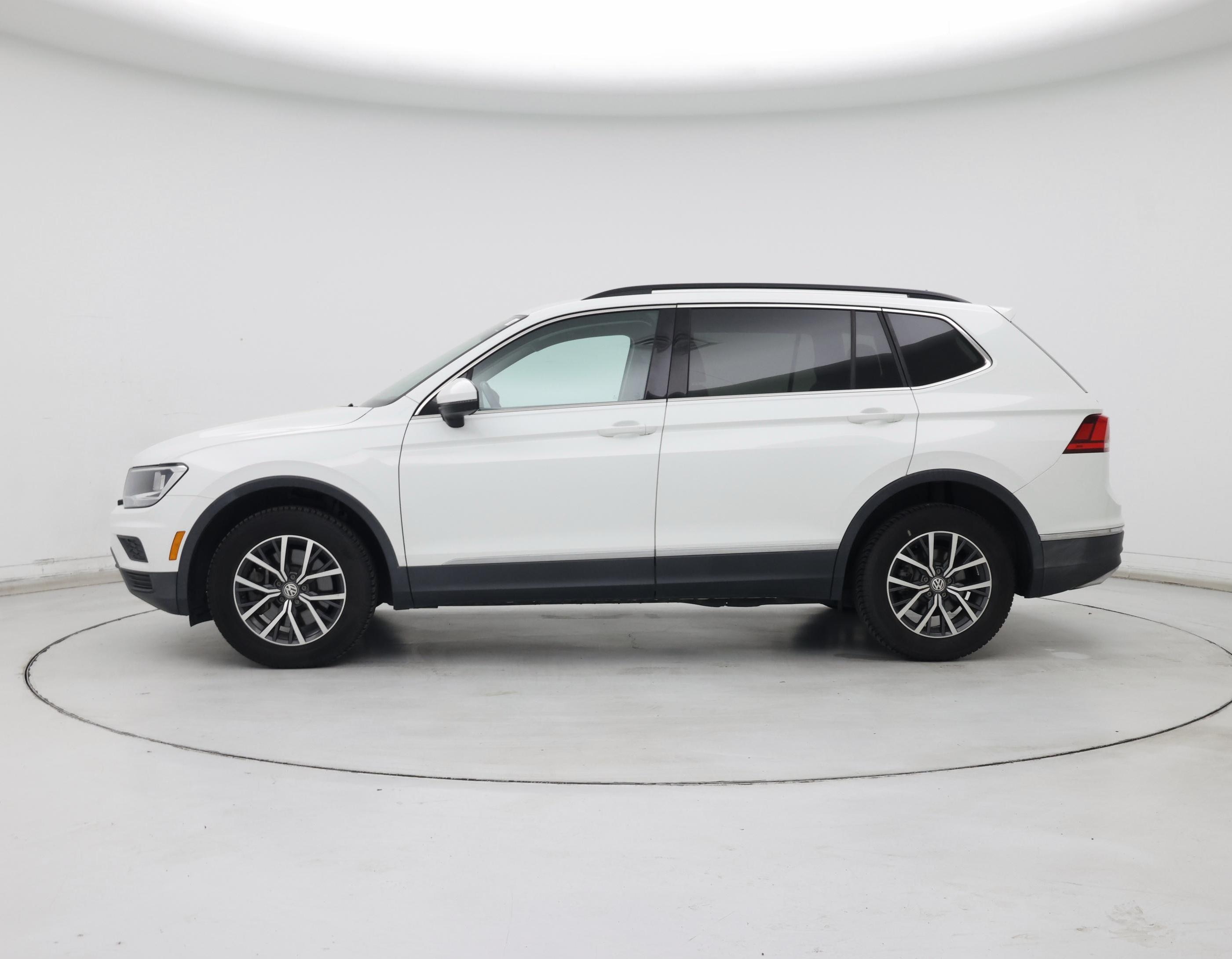 Thumbnail: 2018 Volkswagen Tiguan - 3