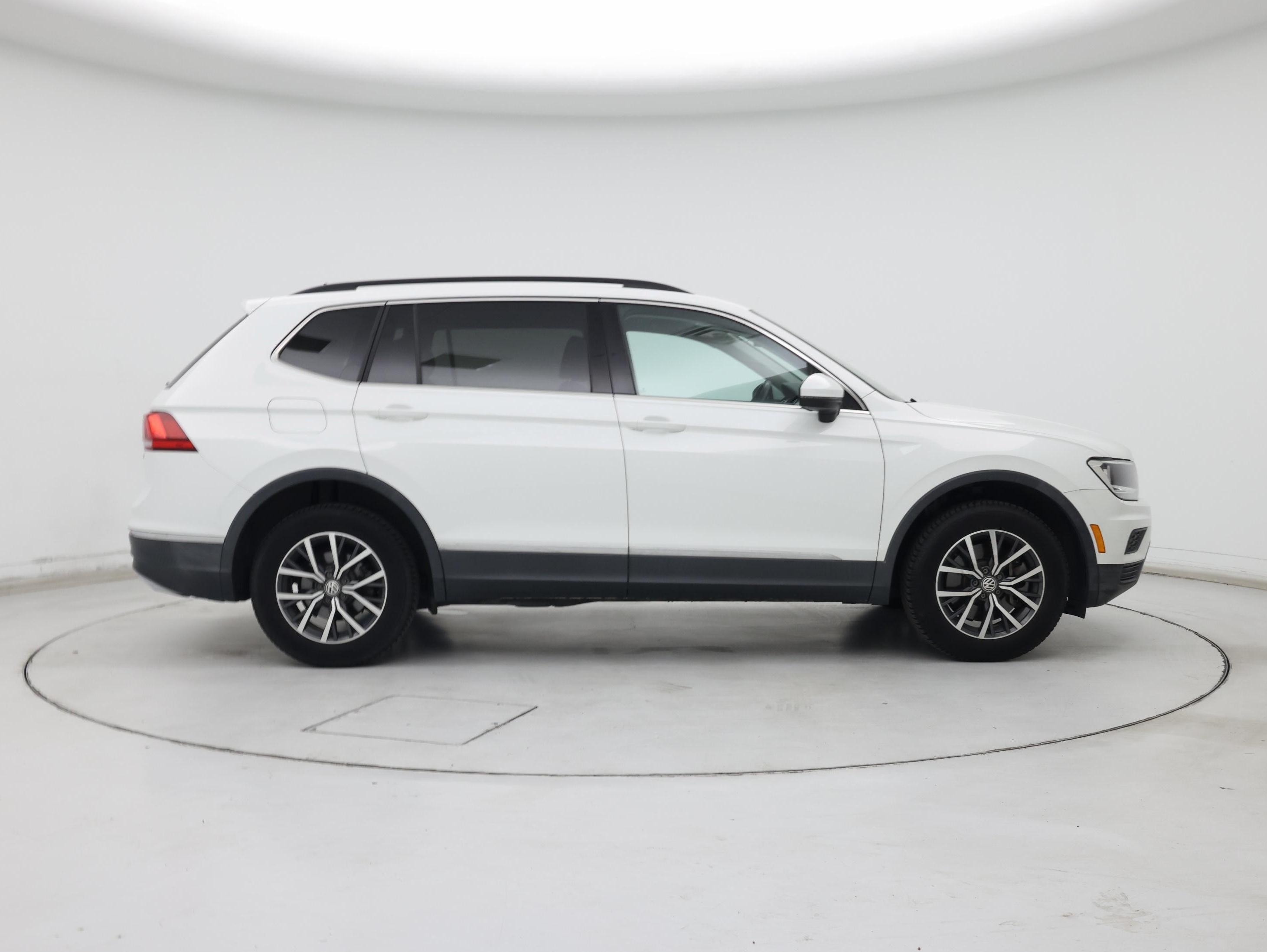 Thumbnail: 2018 Volkswagen Tiguan - 7