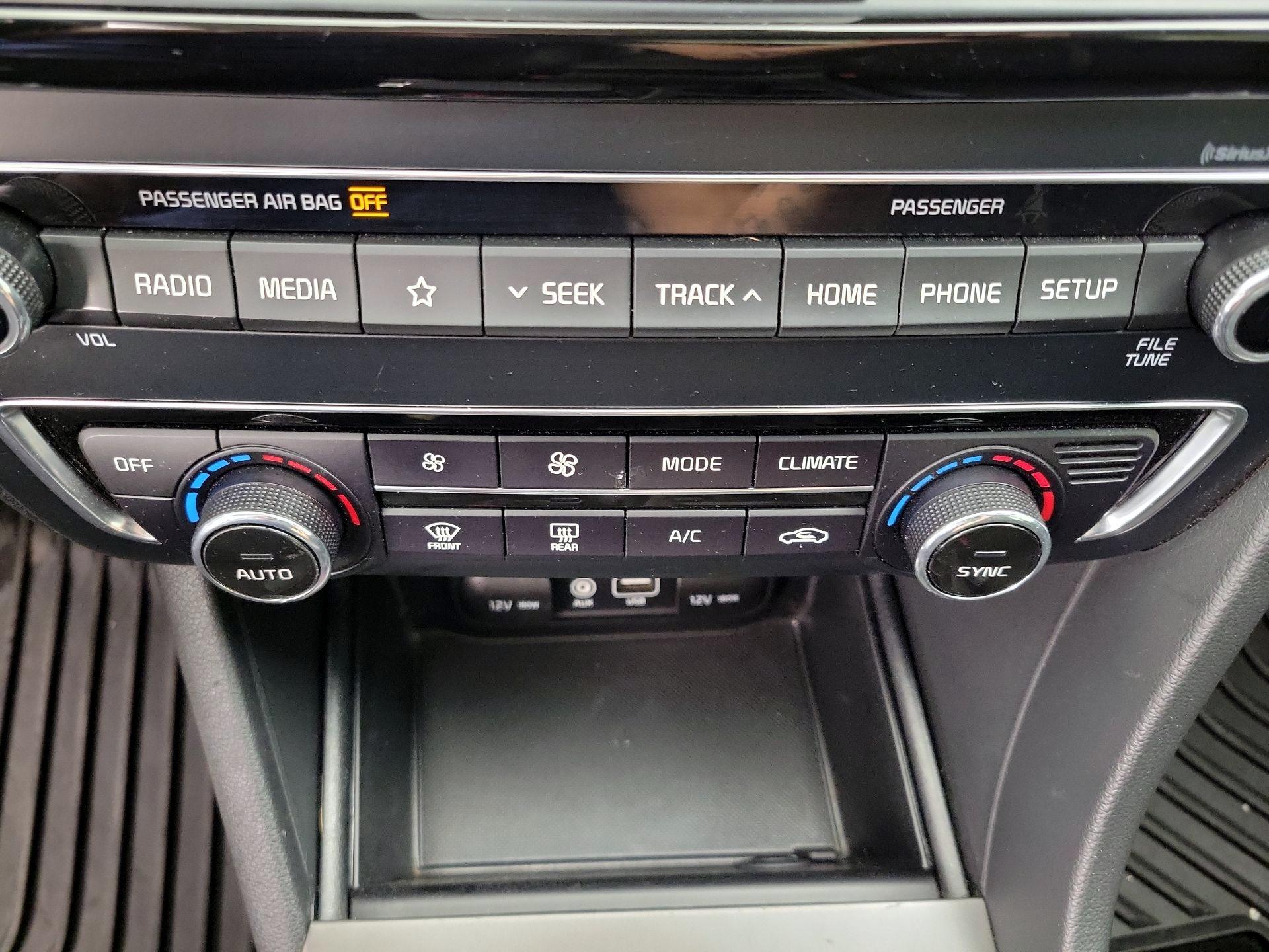 Thumbnail: 2019 Kia Optima - 16