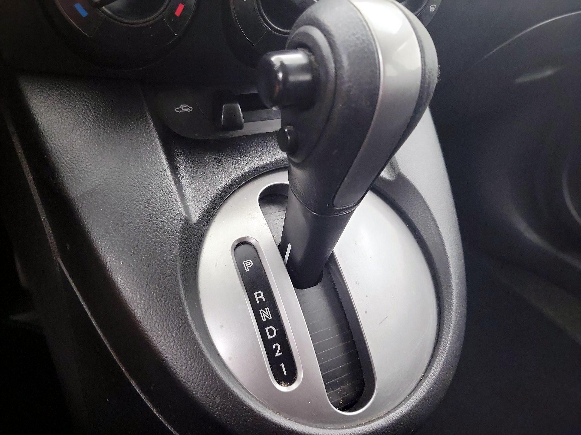 Thumbnail: 2014 Mazda Mazda2 - 16