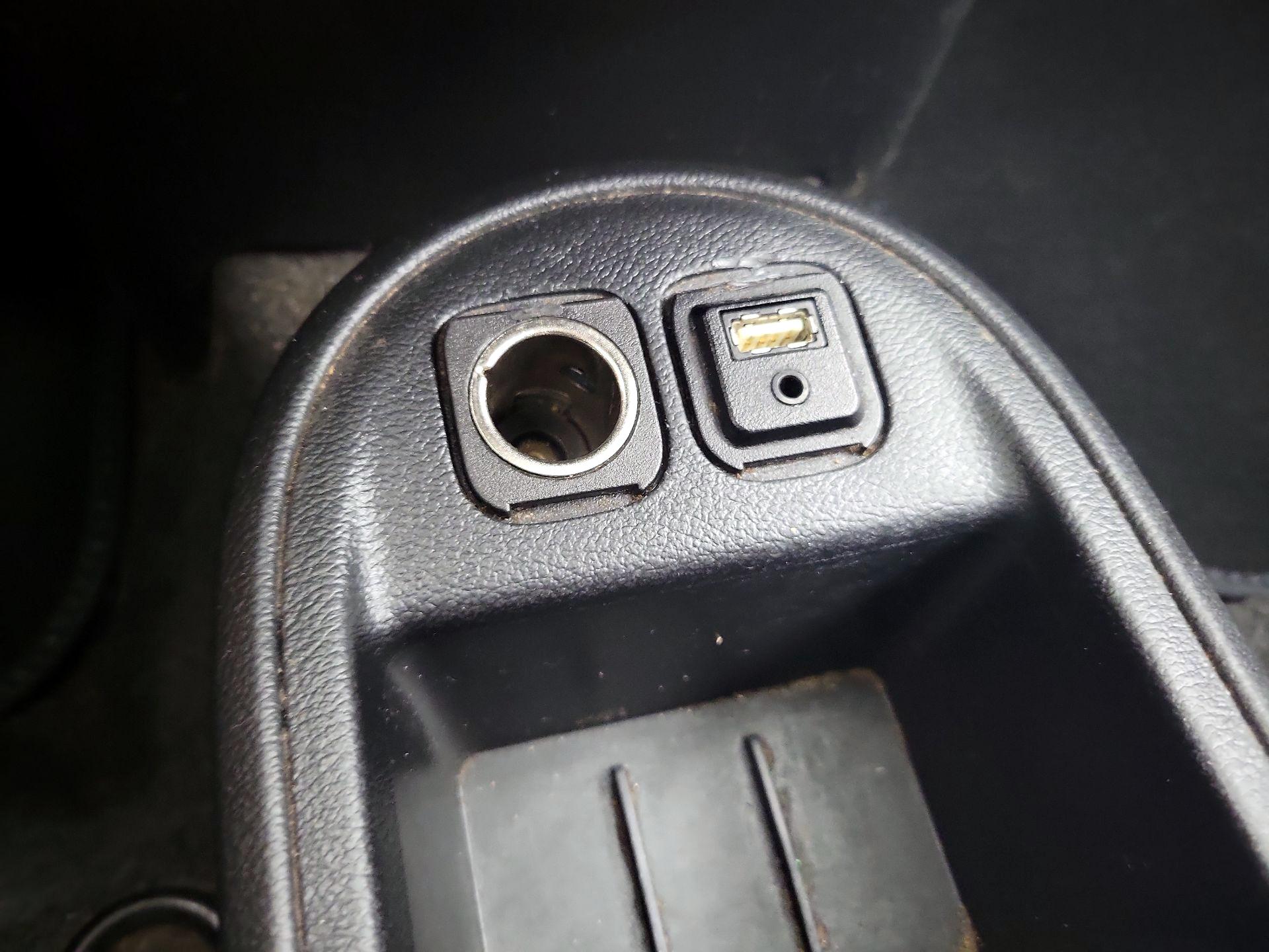 Thumbnail: 2014 Mazda Mazda2 - 17