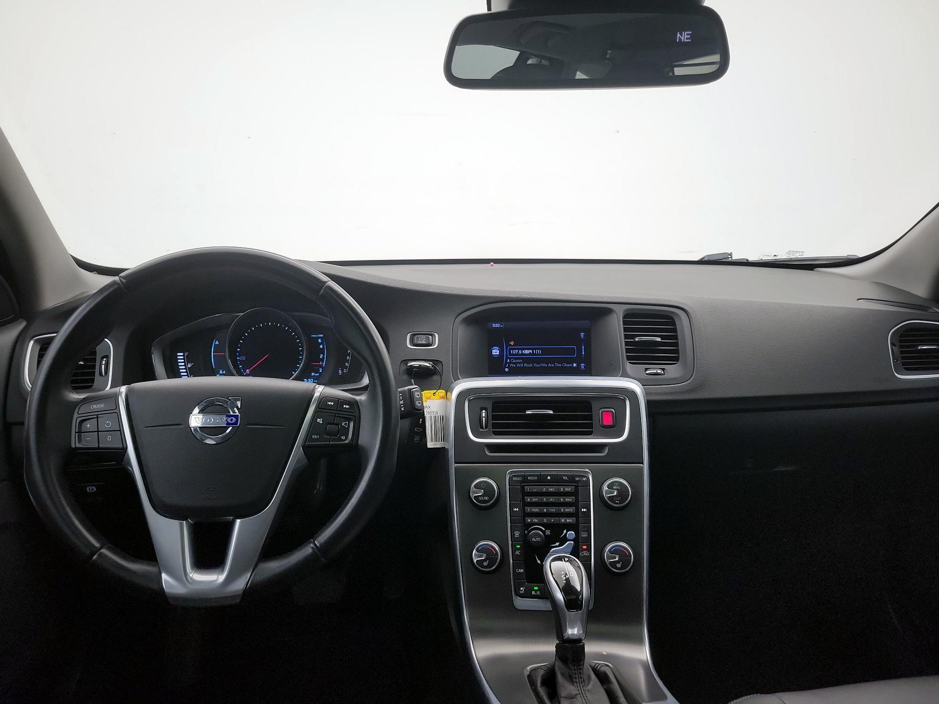 Thumbnail: 2015 Volvo V60 - 9