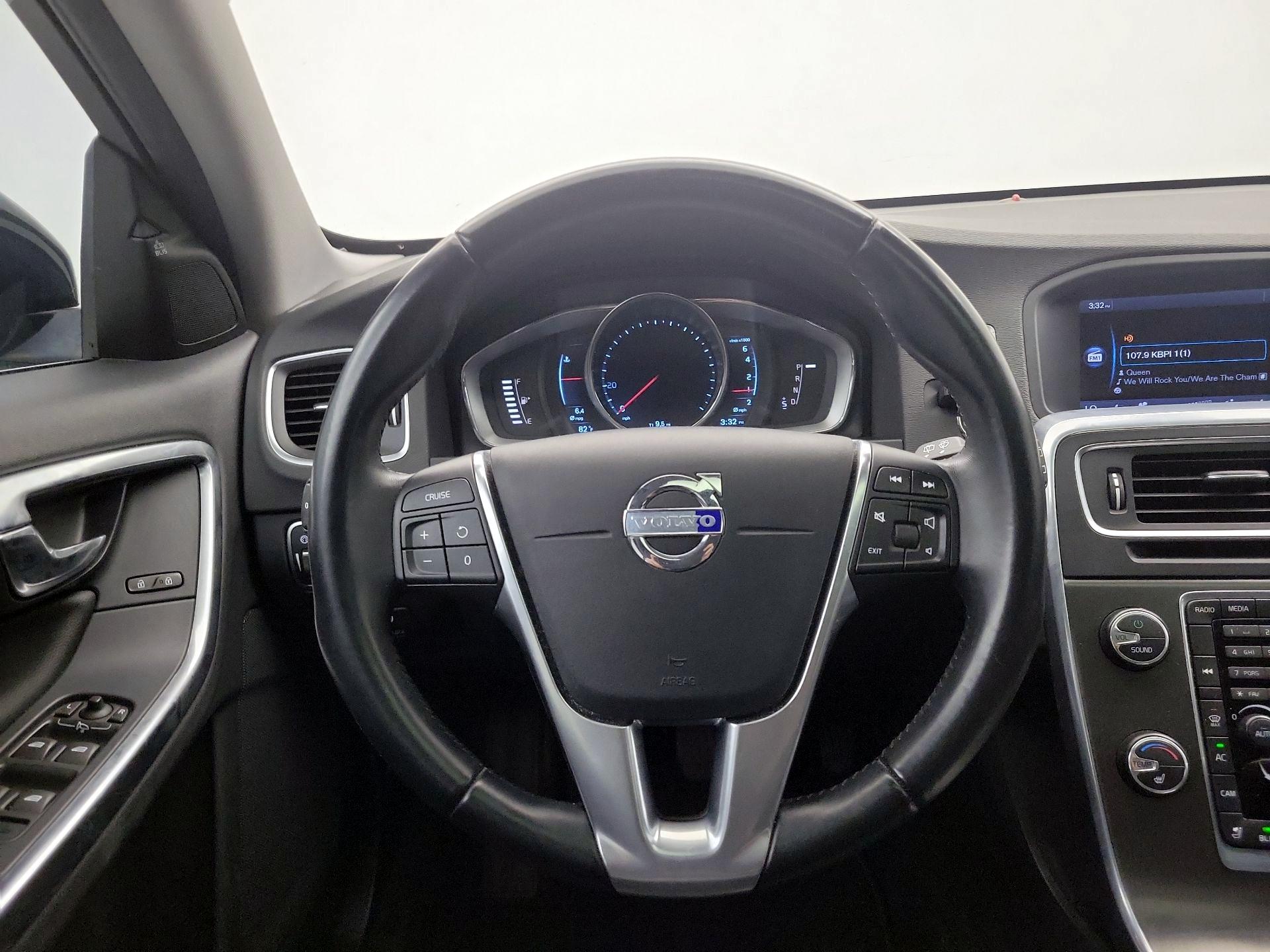 Thumbnail: 2015 Volvo V60 - 10
