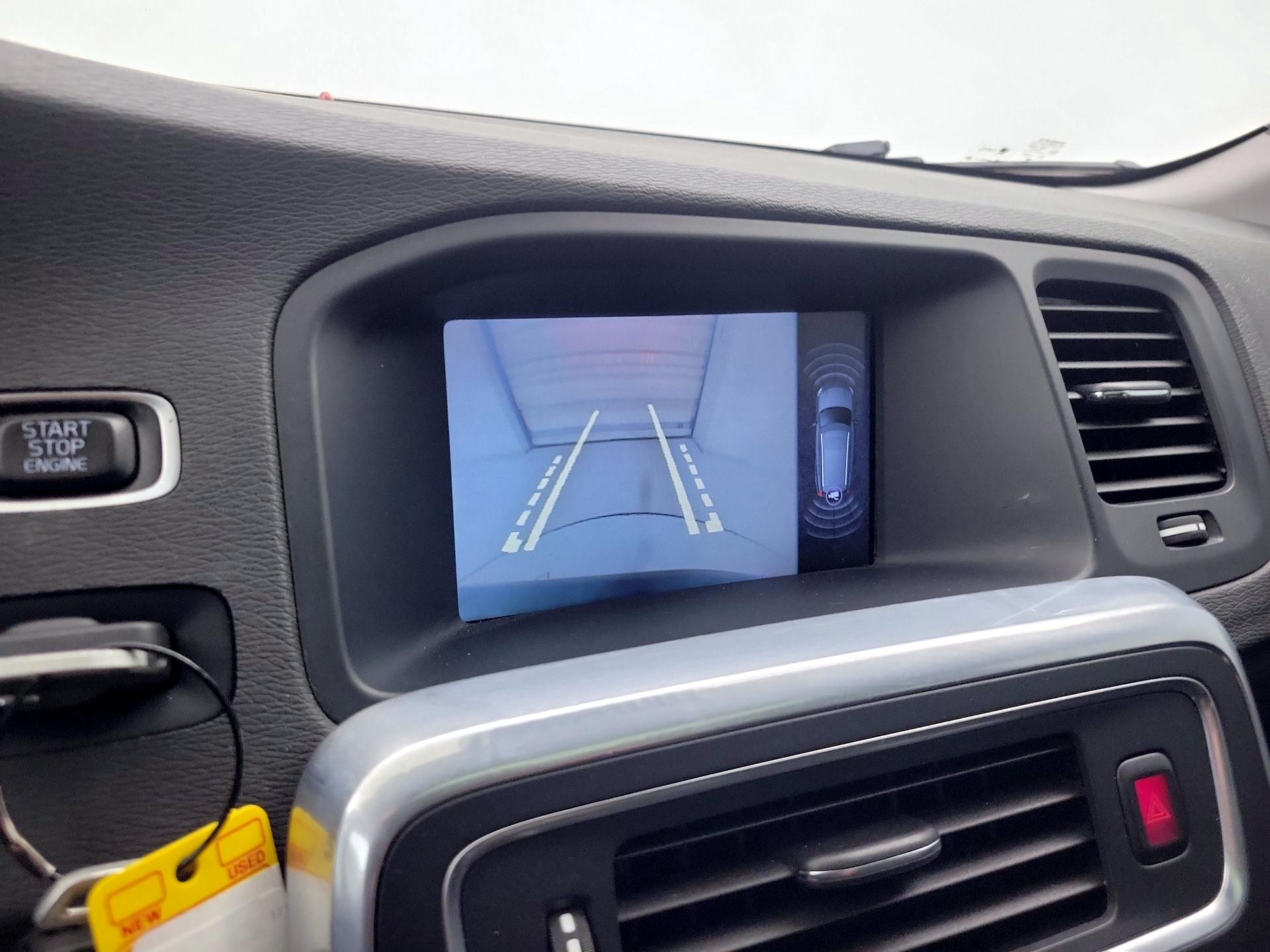 Thumbnail: 2015 Volvo V60 - 14