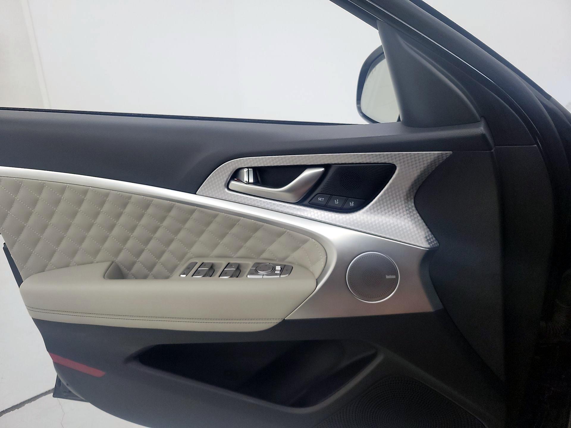 Thumbnail: 2022 Genesis G70 - 12