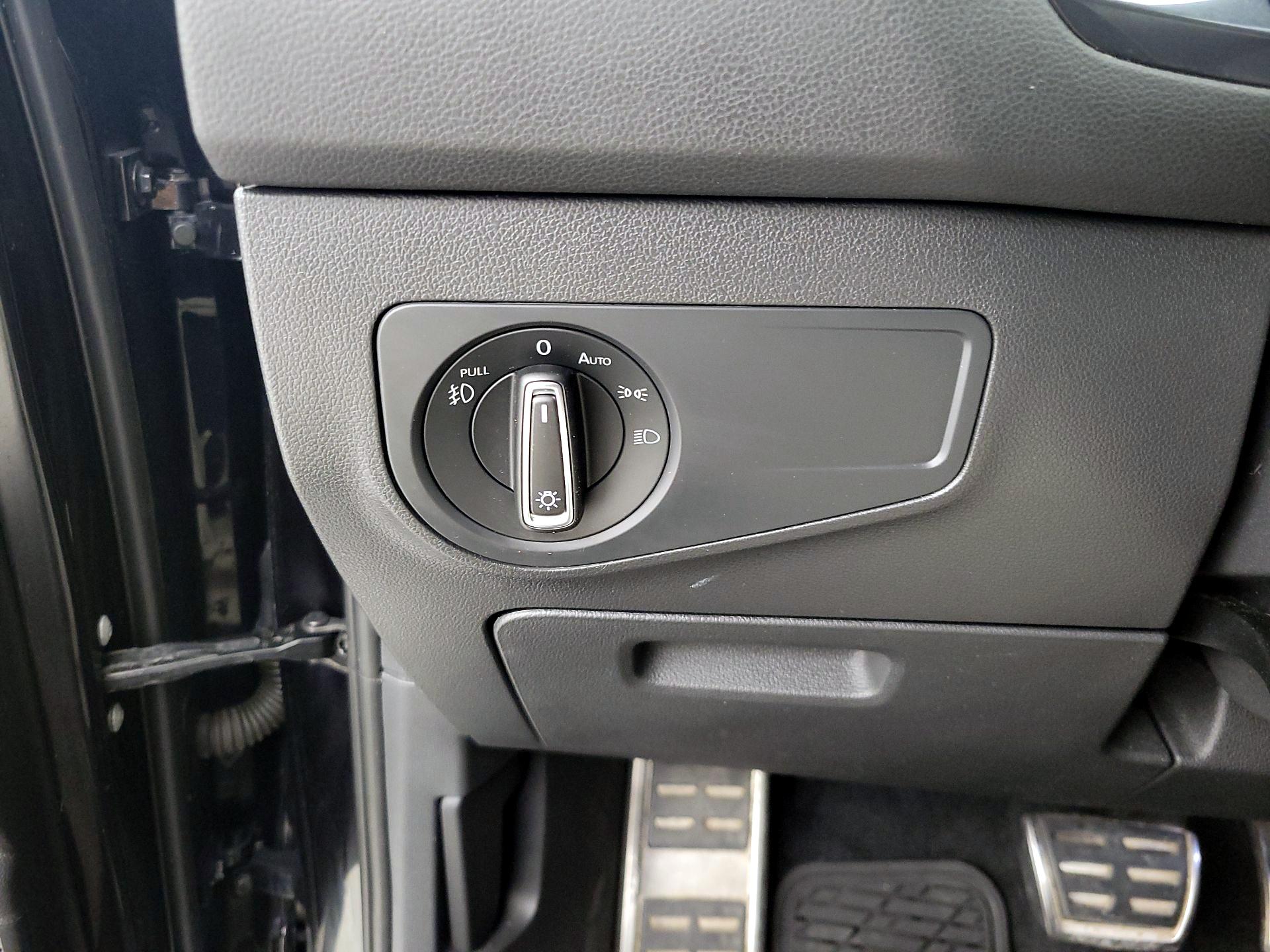 Thumbnail: 2019 Volkswagen Tiguan - 13