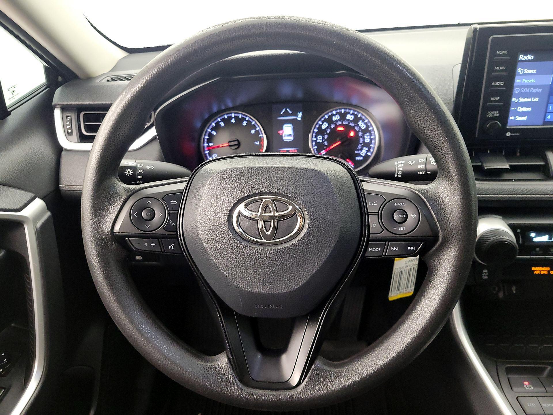 Thumbnail: 2022 Toyota RAV4 - 10