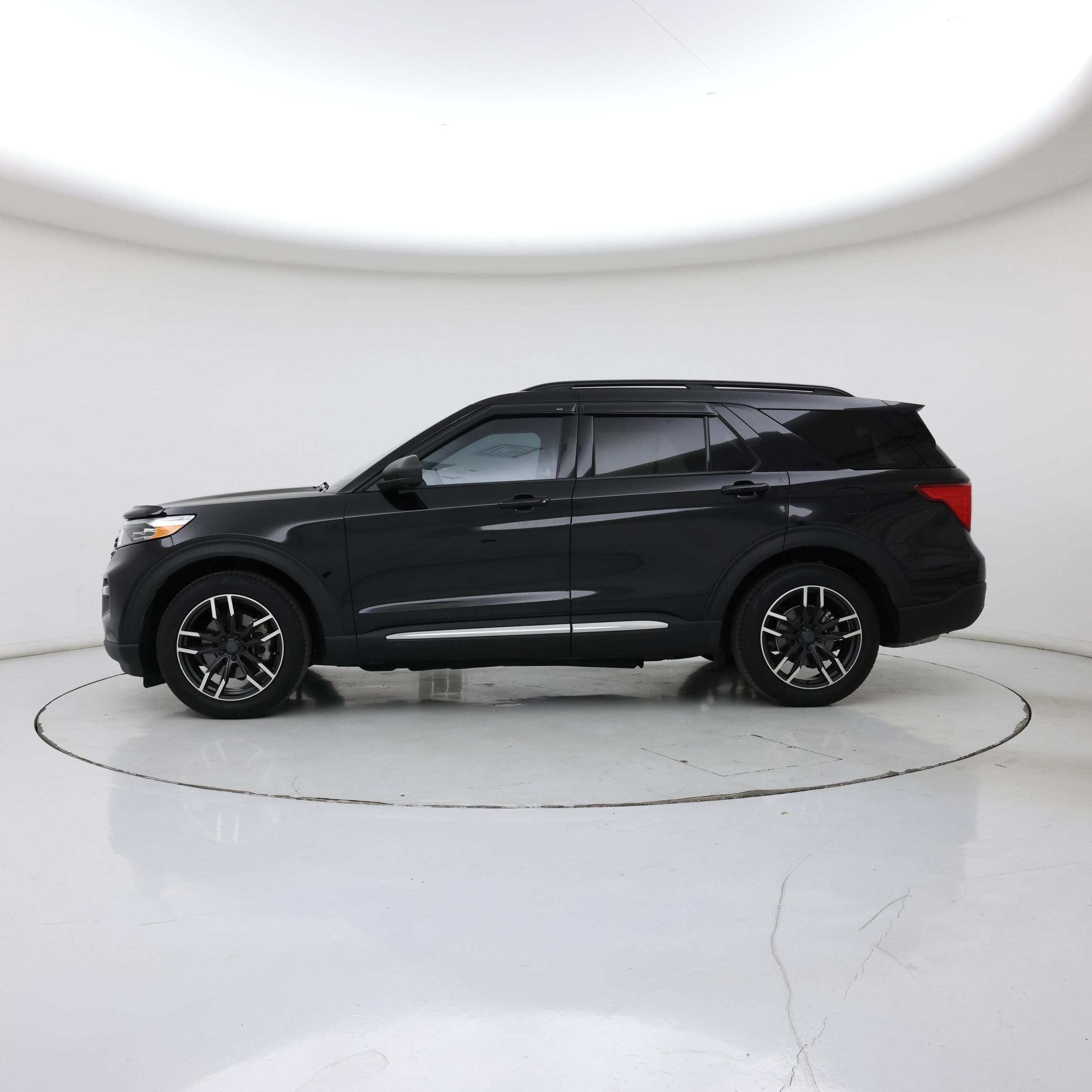Thumbnail: 2021 Ford Explorer - 3