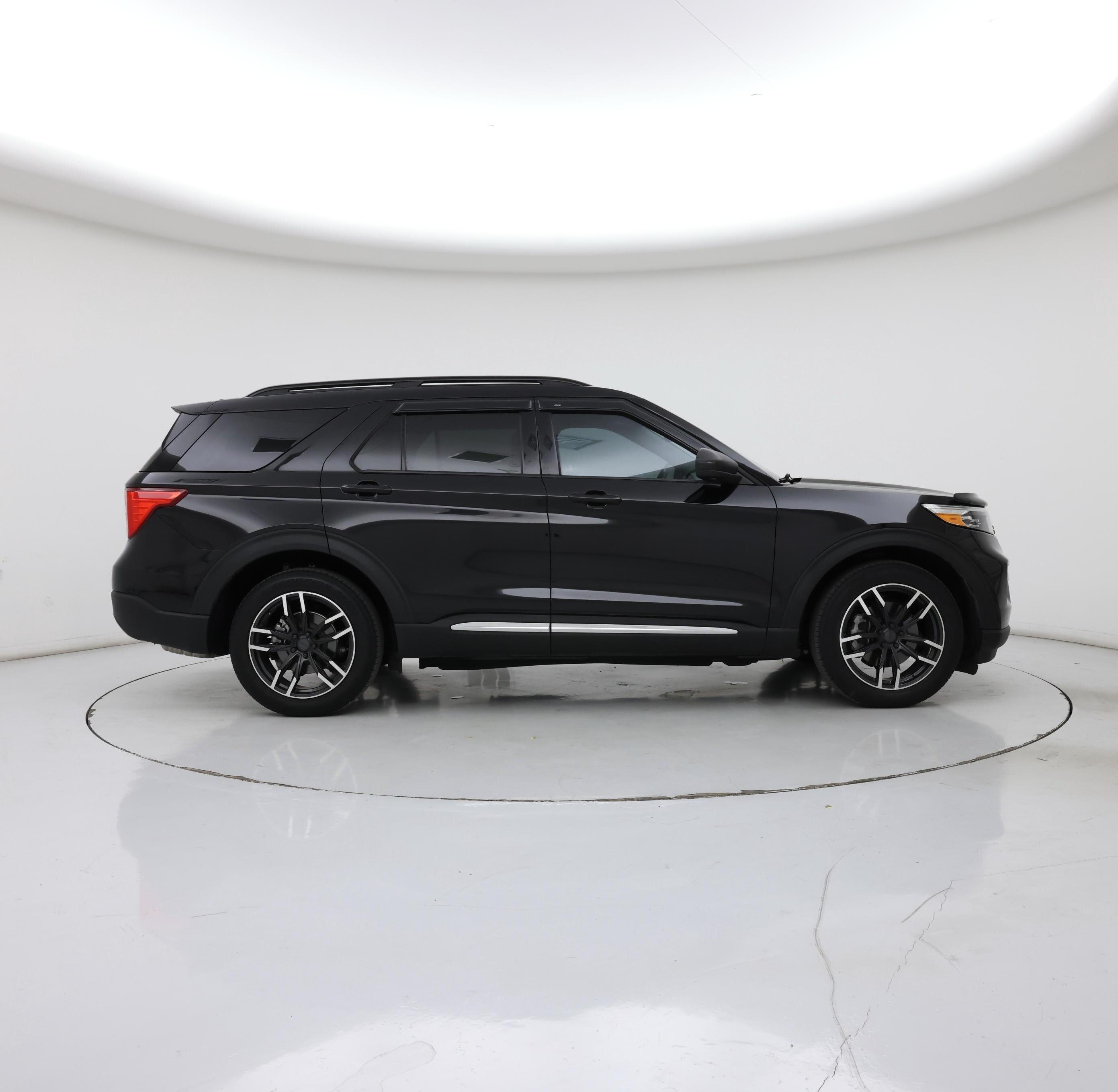 Thumbnail: 2021 Ford Explorer - 7