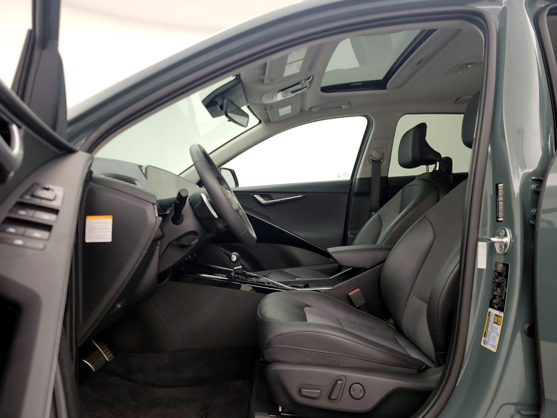 Thumbnail: 2023 Kia Niro - 20