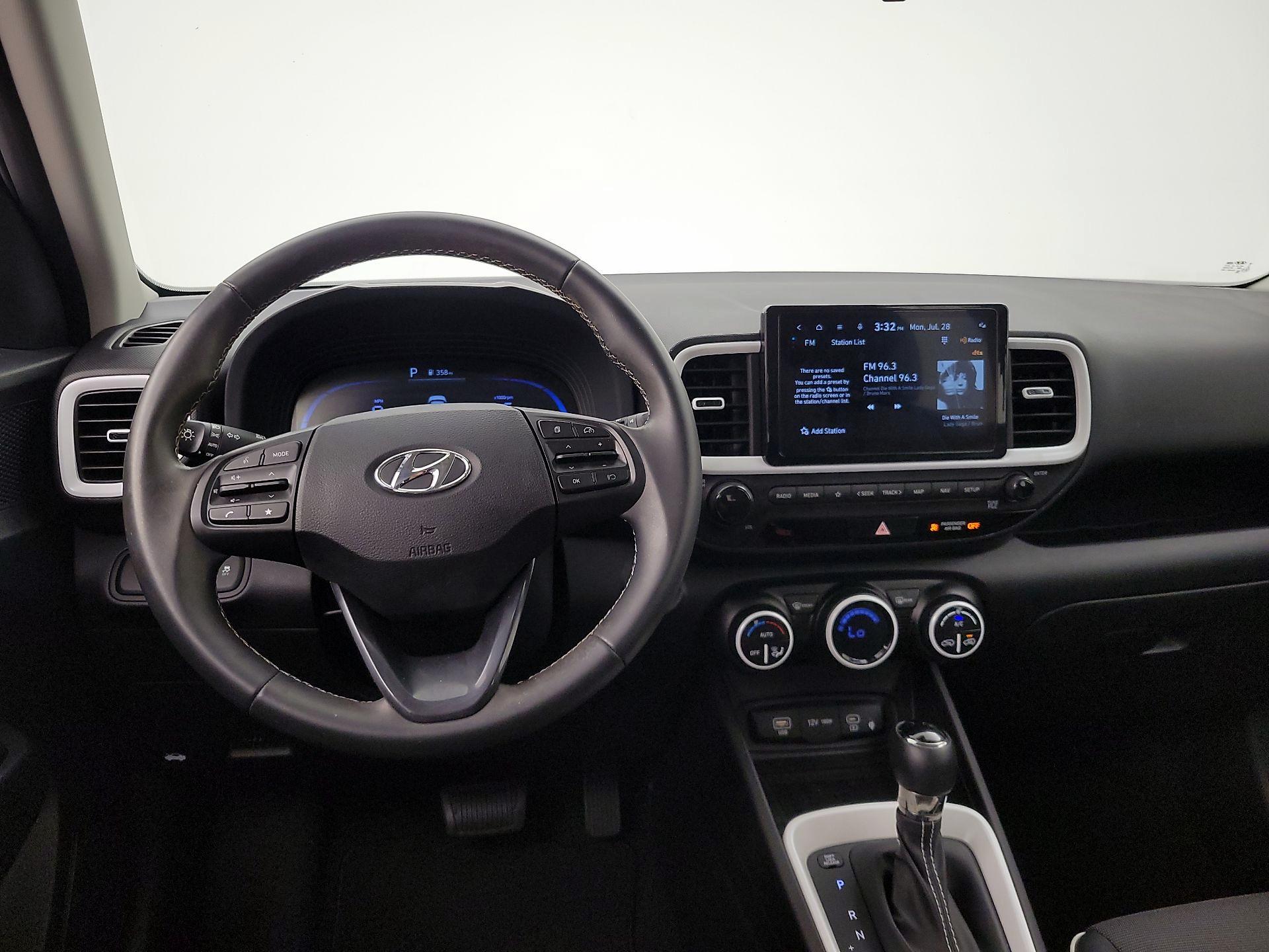 Thumbnail: 2023 Hyundai Venue - 10