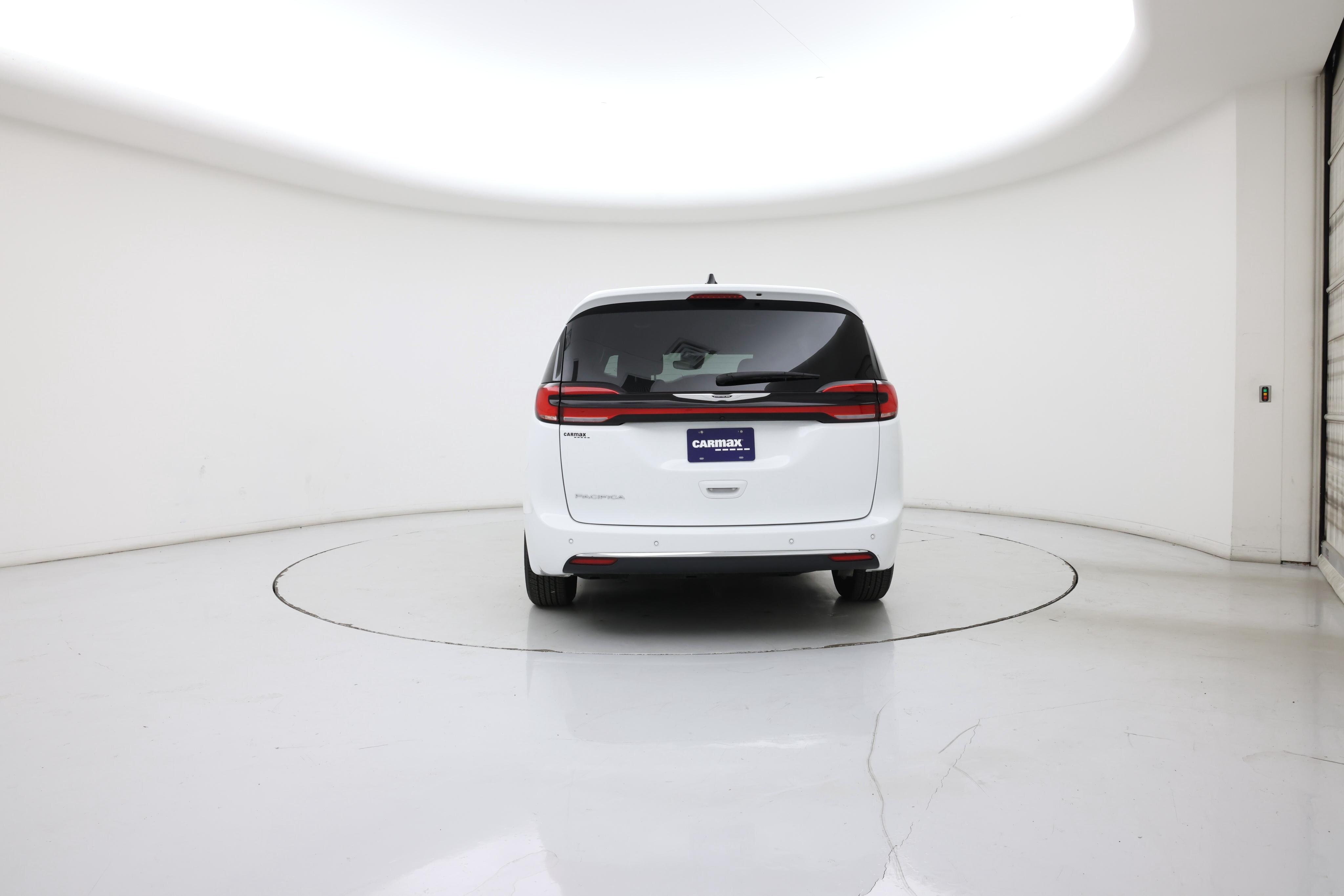 Thumbnail: 2024 Chrysler Pacifica - 6